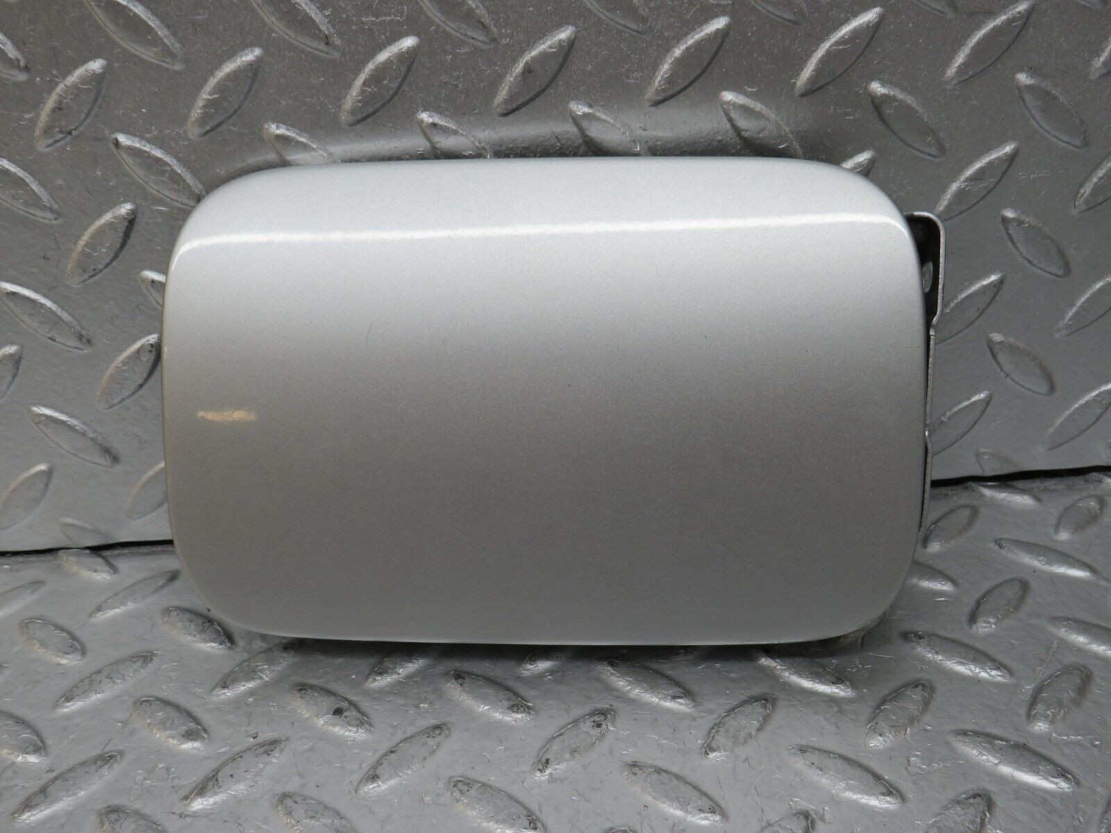 34912 Mercedes-Benz W210 320E Fuel Tank Flap Cap 2105841839