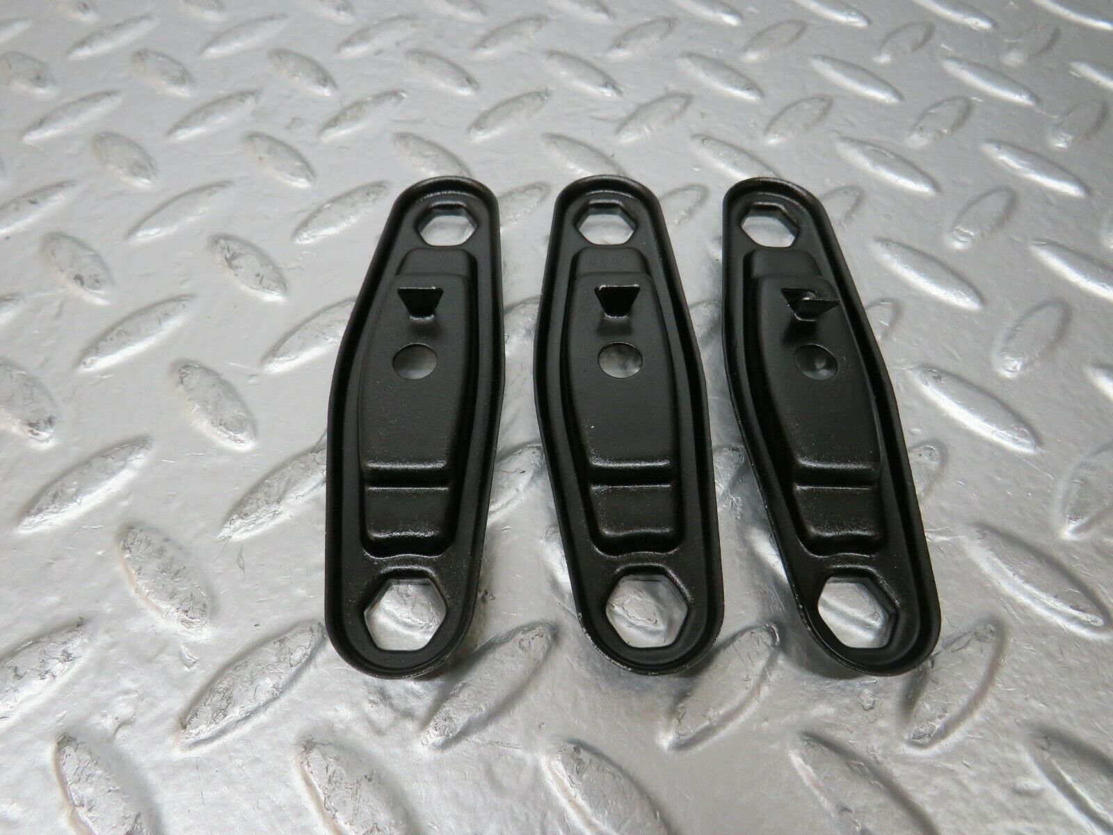 24165 Mercedes-Benz W123 280E Fuel Injector Bracket 3x