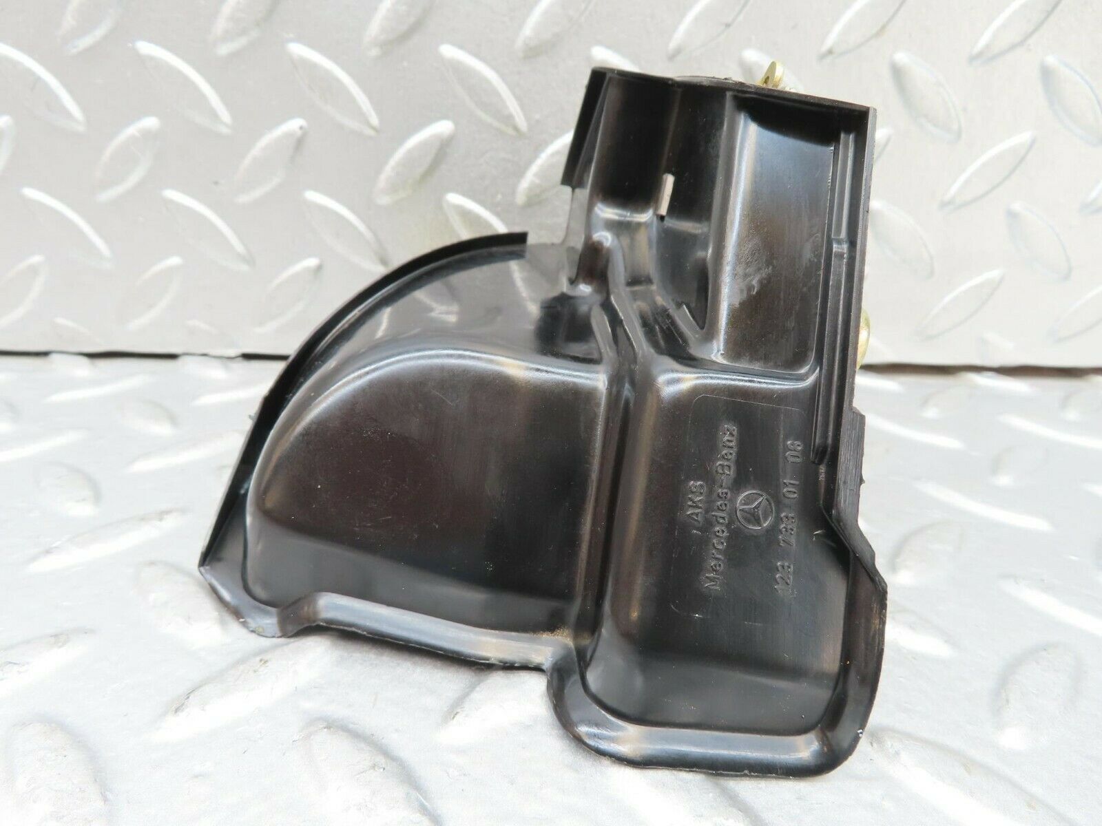 15234 Mercedes-Benz W123 230E Rear Left Door Lock Mechanism 1237230108