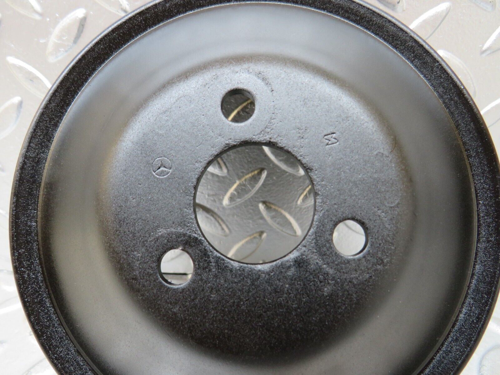 25372 Mercedes-Benz W201 190D Steering Pump Pulley 2014600479