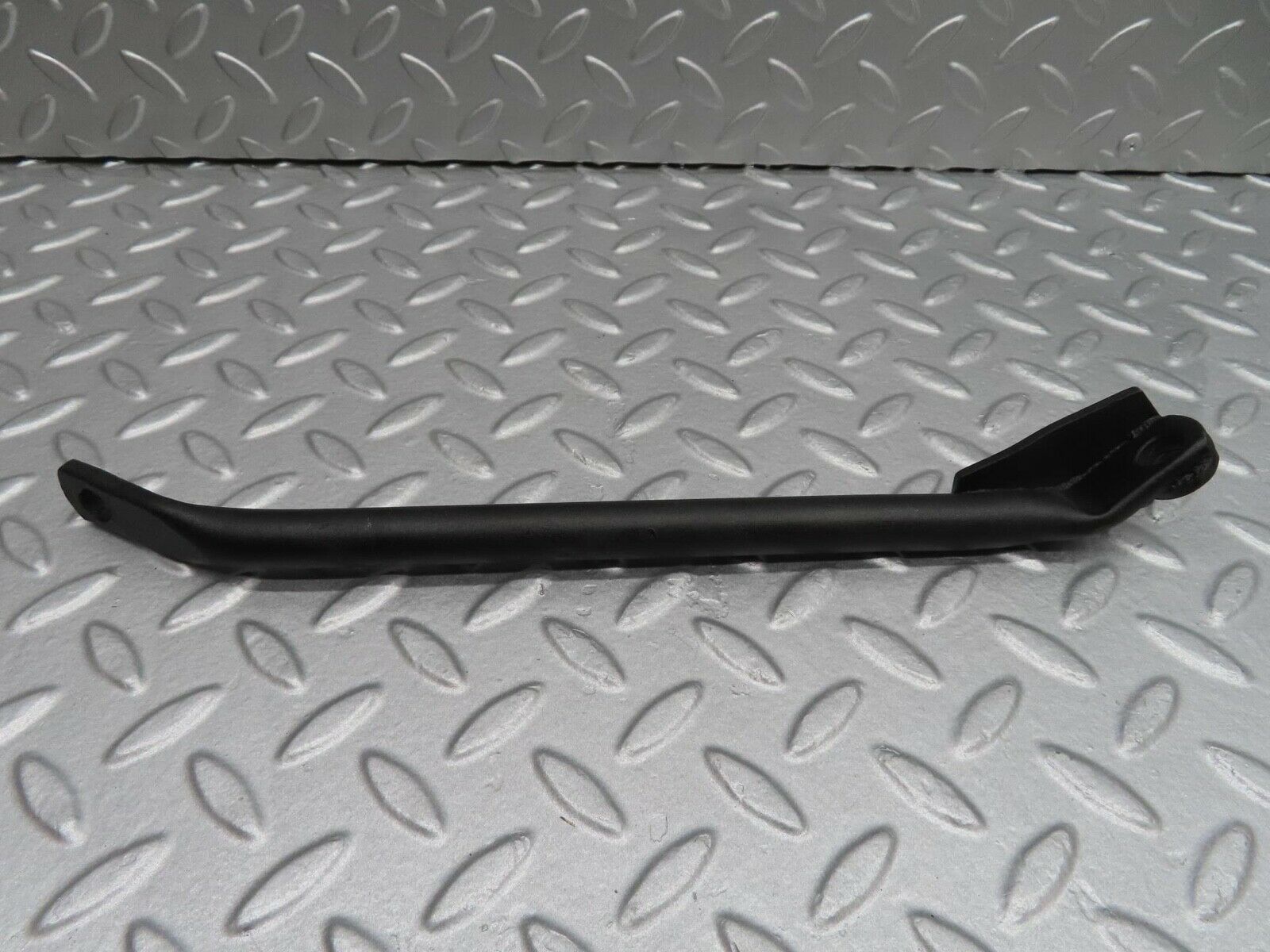 15977 Mercedes-Benz W123 280E Air Condition Compressor Holder