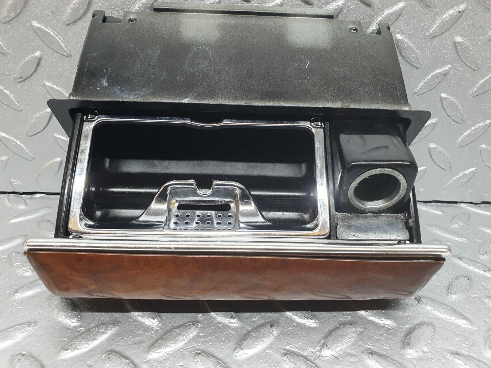 40975 Mercedes-Benz W126 300SE Centre Console Ashtray Wood Finish