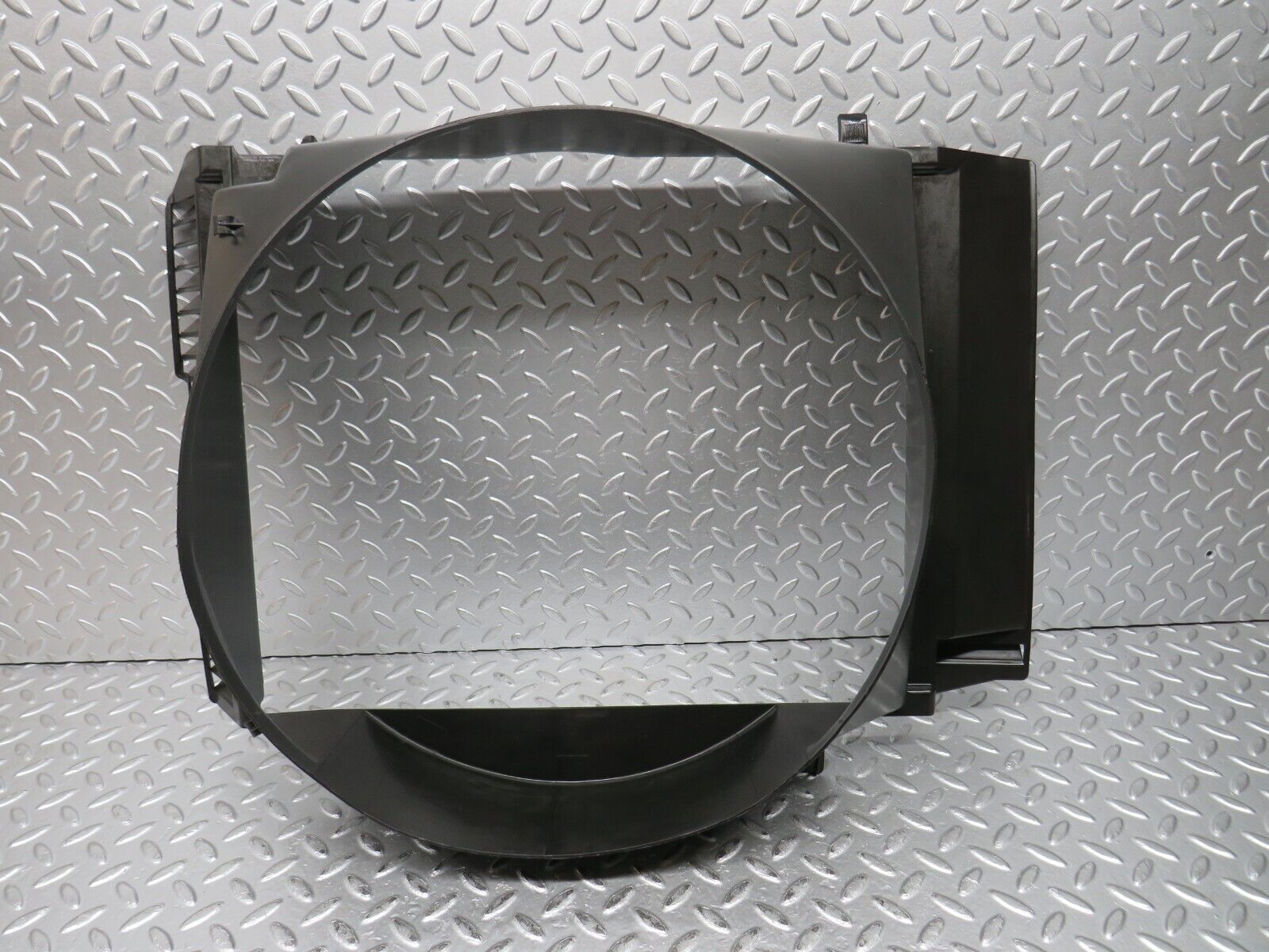 32118 Mercedes-Benz W123 230E Radiator Fan Shroud Fan Cover 1235052055