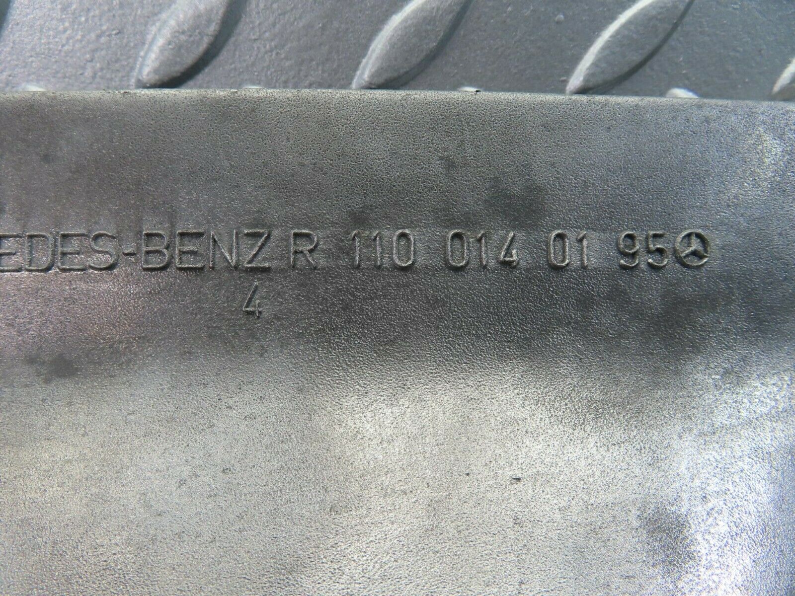 9817 Mercedes-Benz C123 280CE Coupe Gearbox Support 1100140195