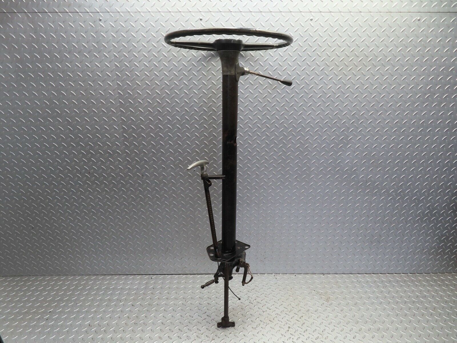 19022 Mercedes-Benz W120 W121 Ponton Steering Column With Steering Wheel