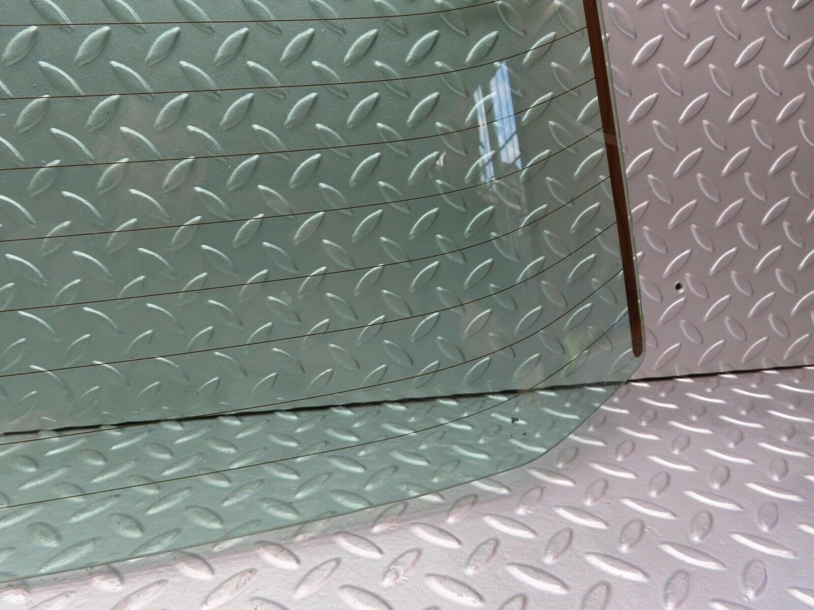 14747 Mercedes-Benz W201 190E Rear Heated Windscreen Glass