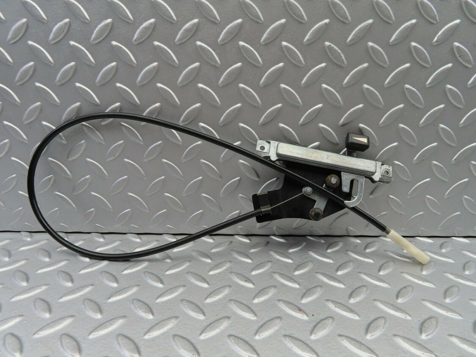 6386 Mercedes-Benz W126 380SE Rear Heater Regulator 1268300385