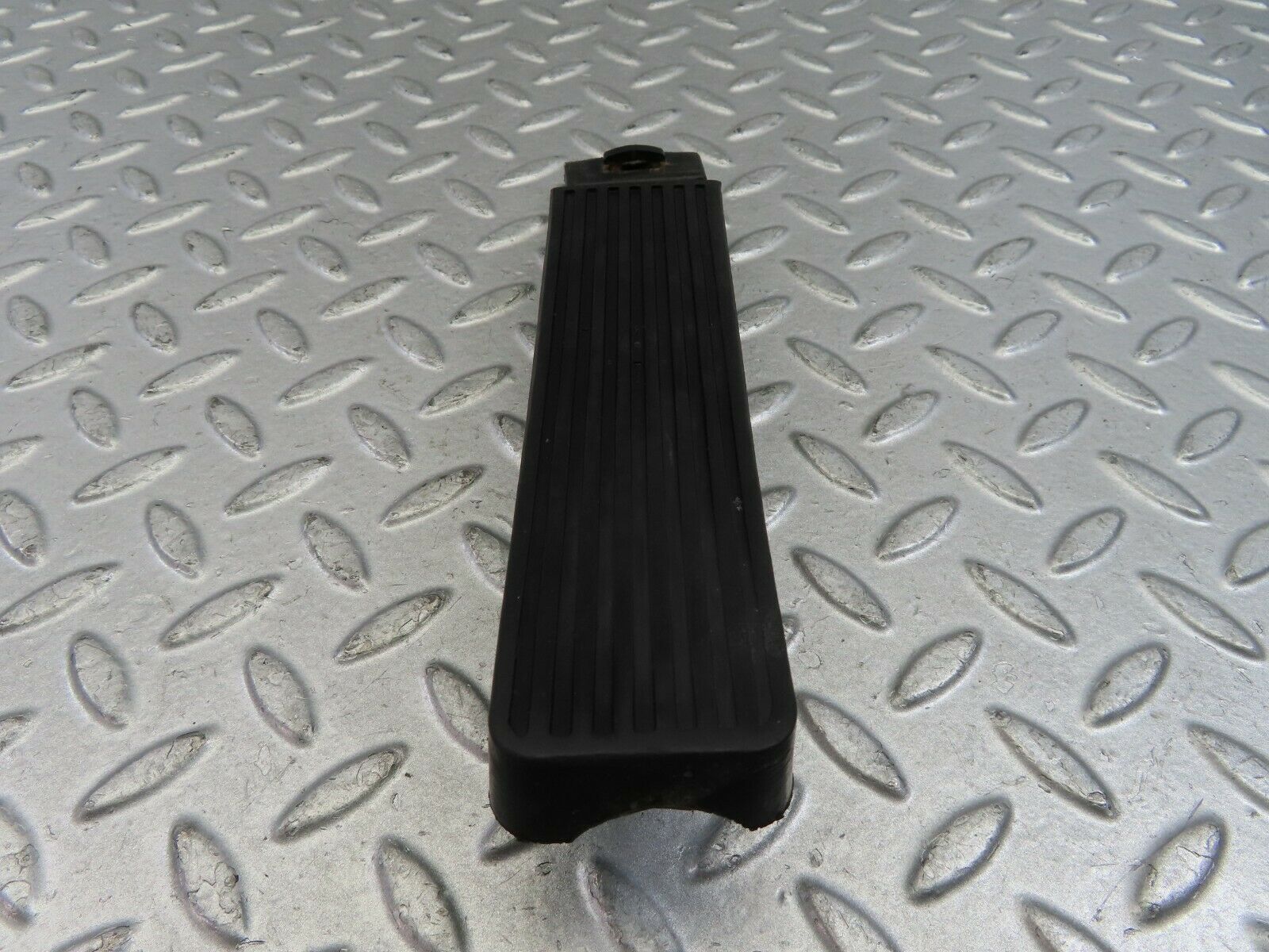 9648 Mercedes-Benz C123 280CE Coupe Accelerator Pedal With Rubber 1233010082