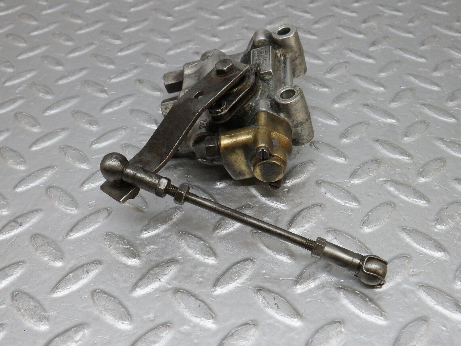 37548 Mercedes-Benz W109 300SEL Air Suspension Leveling Valve Bosch