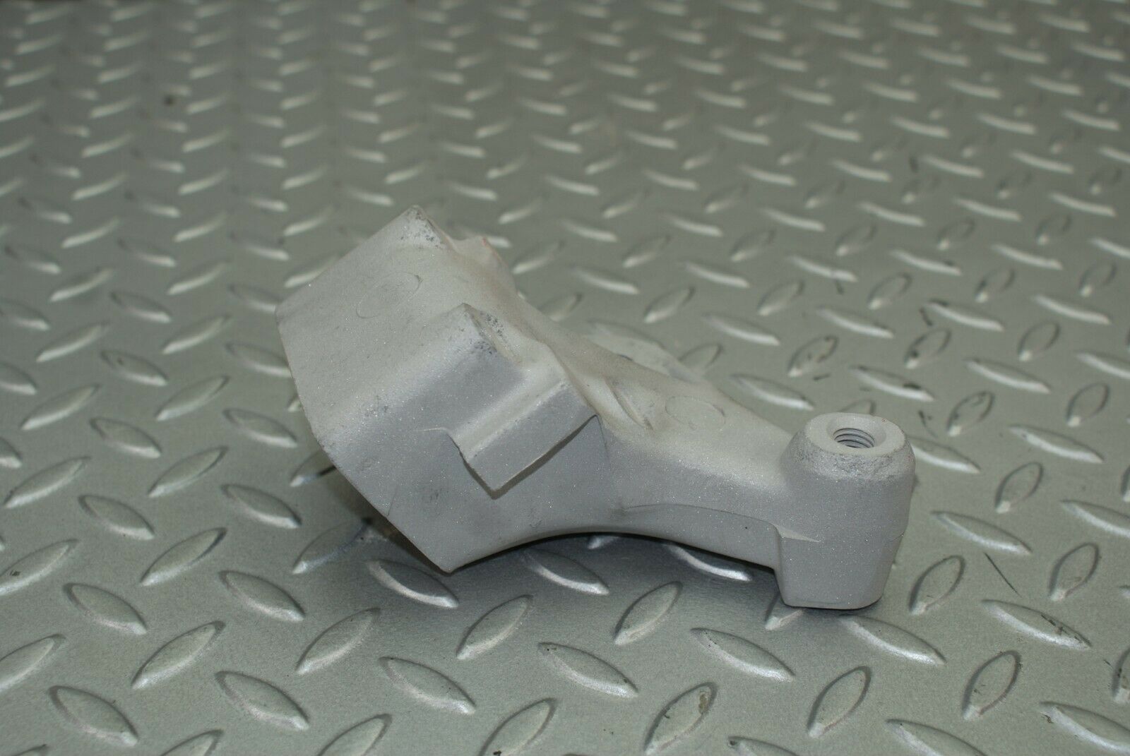 2562 Mercedes-Benz W116 350SE Engine Mount Bracket 1162232804