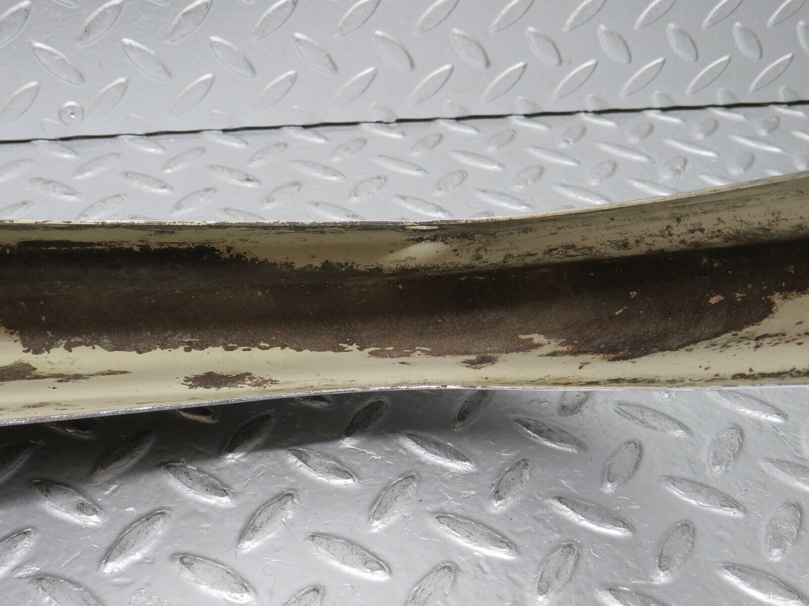 0406 Mercedes-Benz W108 280SE Front Upper Bumper Left