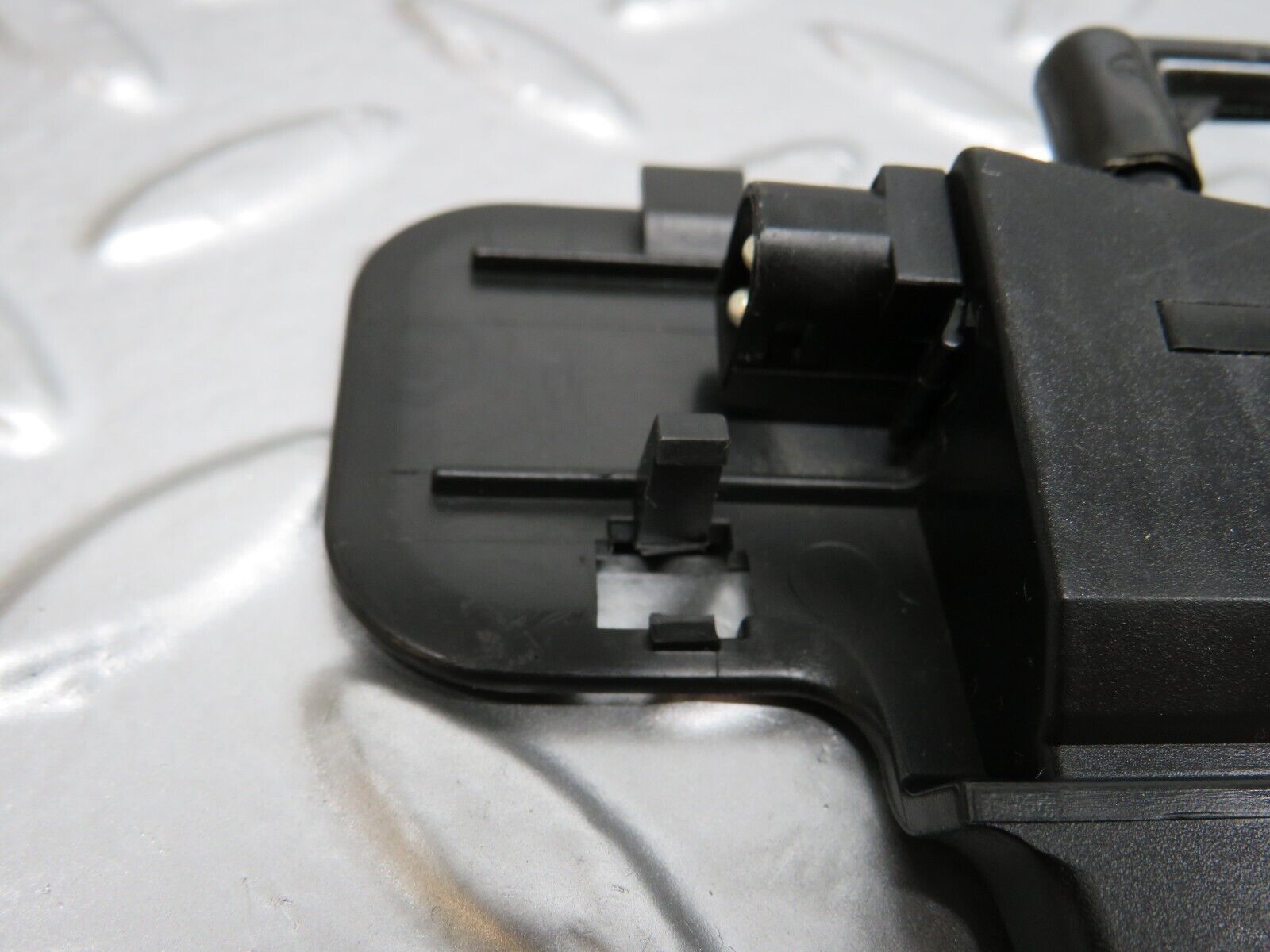 24634 Mercedes-Benz W140 S320 Front Heated Windscreen Washer Nozzle 1408601147