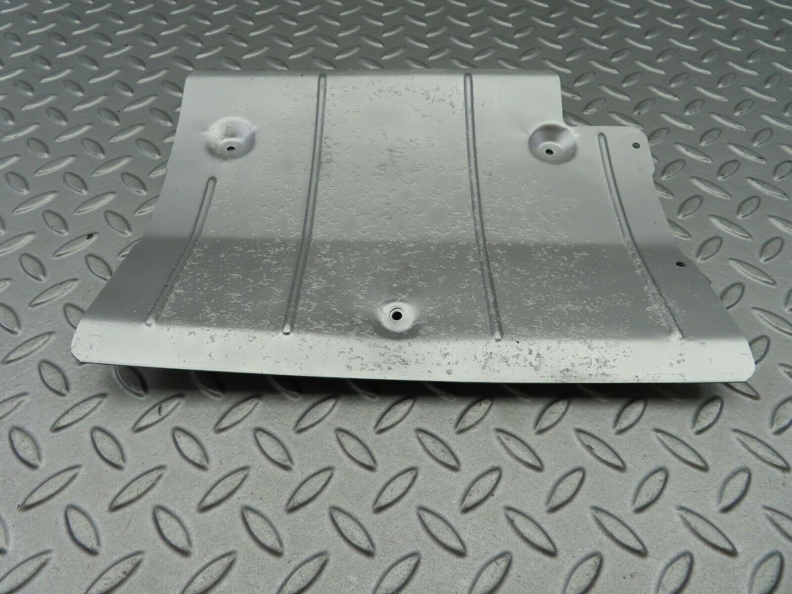 5924 Mercedes-Benz W123 200 Exhaust Heat Shield