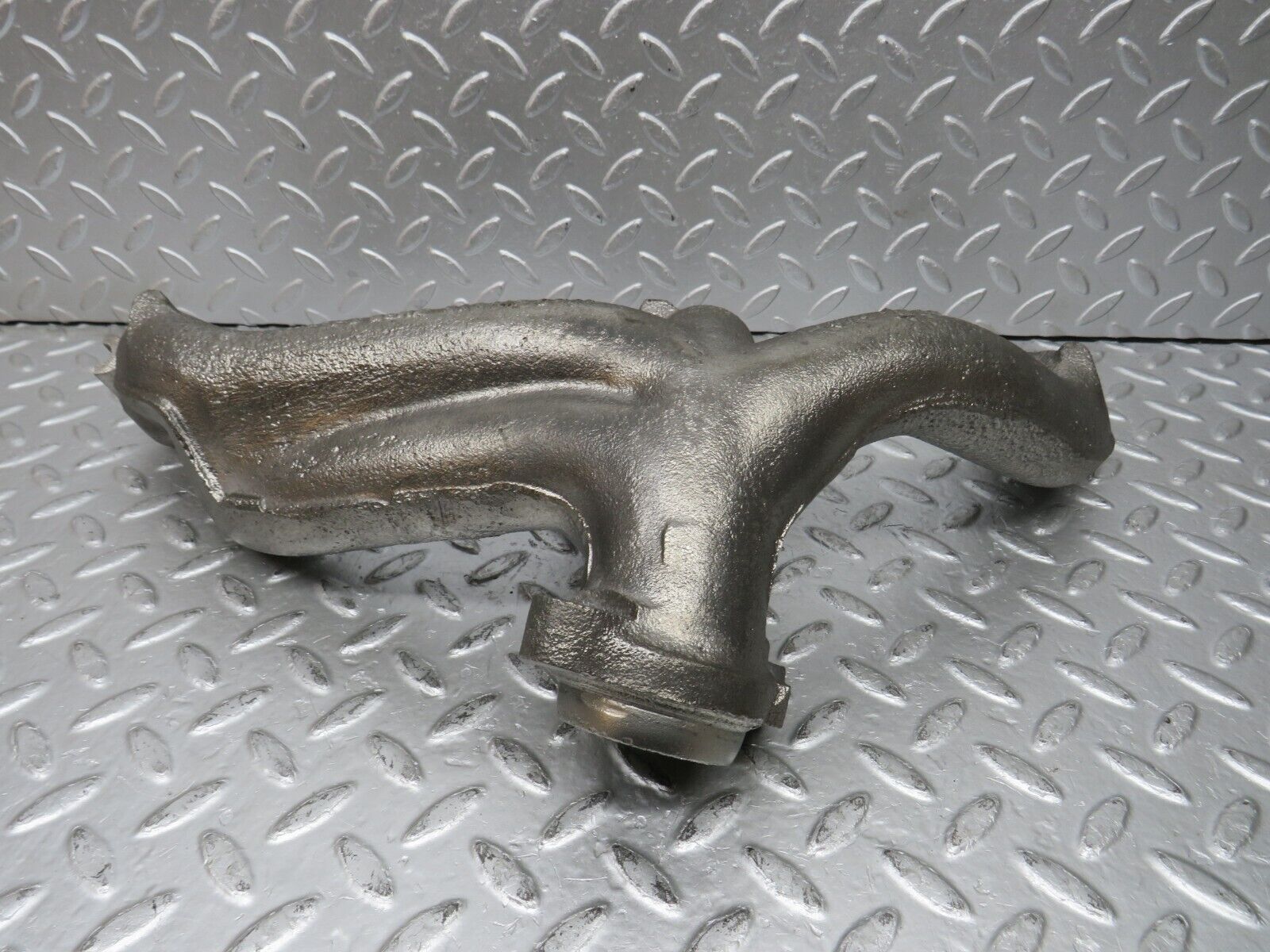 32884 Mercedes-Benz W123 300D Exhaust Manifold 6171420201