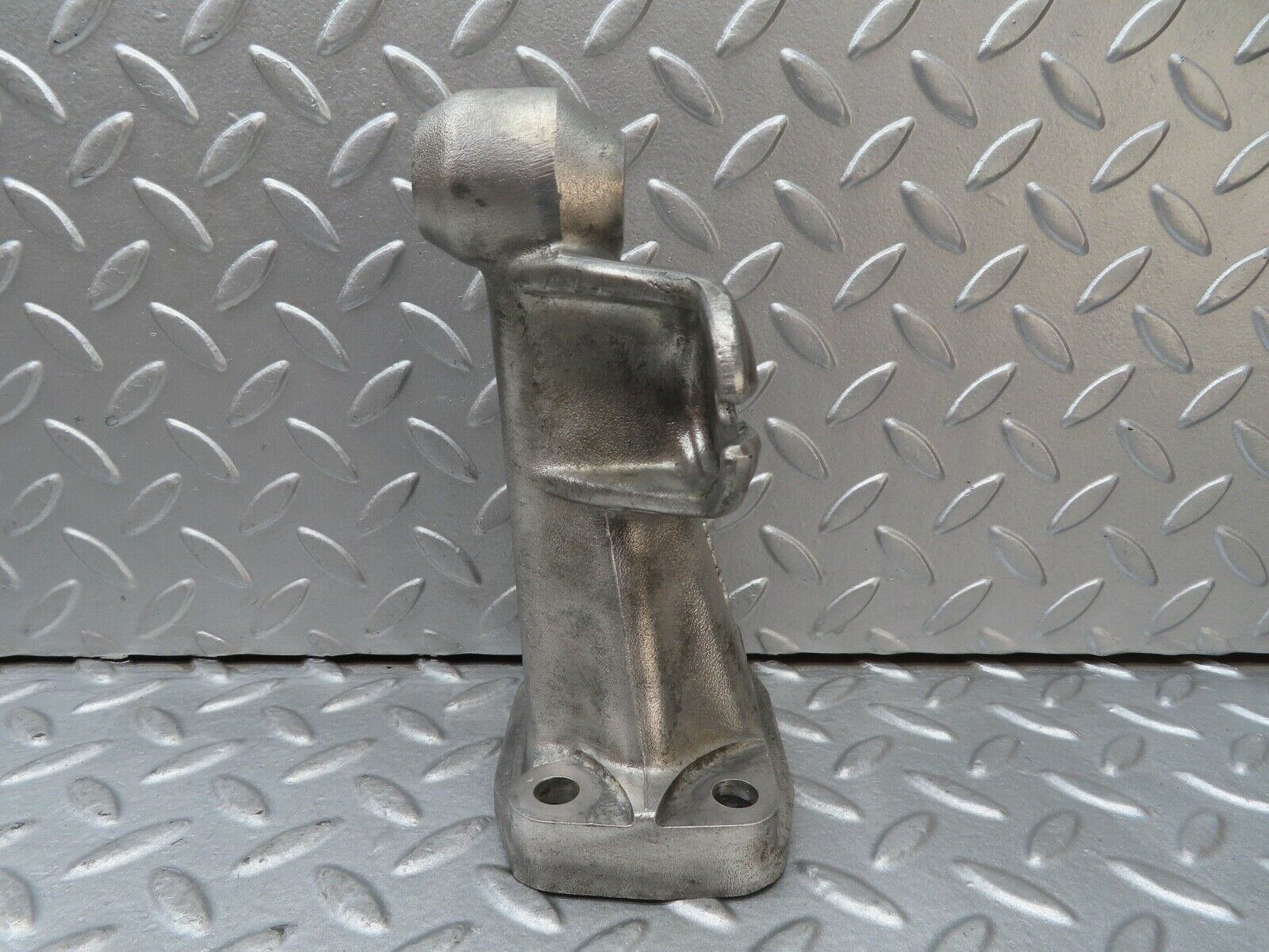 16920 Mercedes-Benz C123 280CE Coupe Engine Mount Bracket Left Side 1232230204