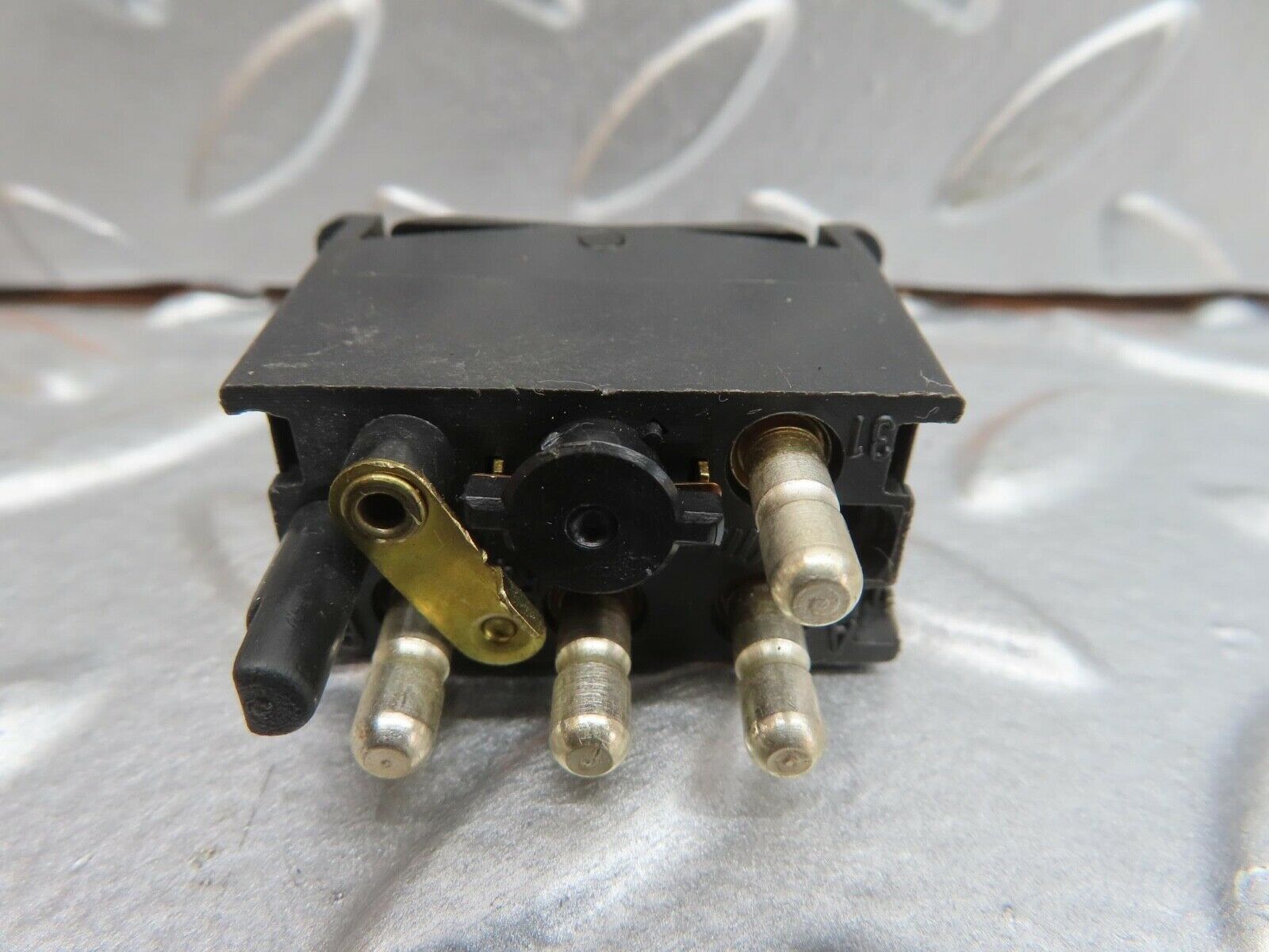 13671 Mercedes-Benz W123 200 Rear Windscreen Defroster Switch 0008206110