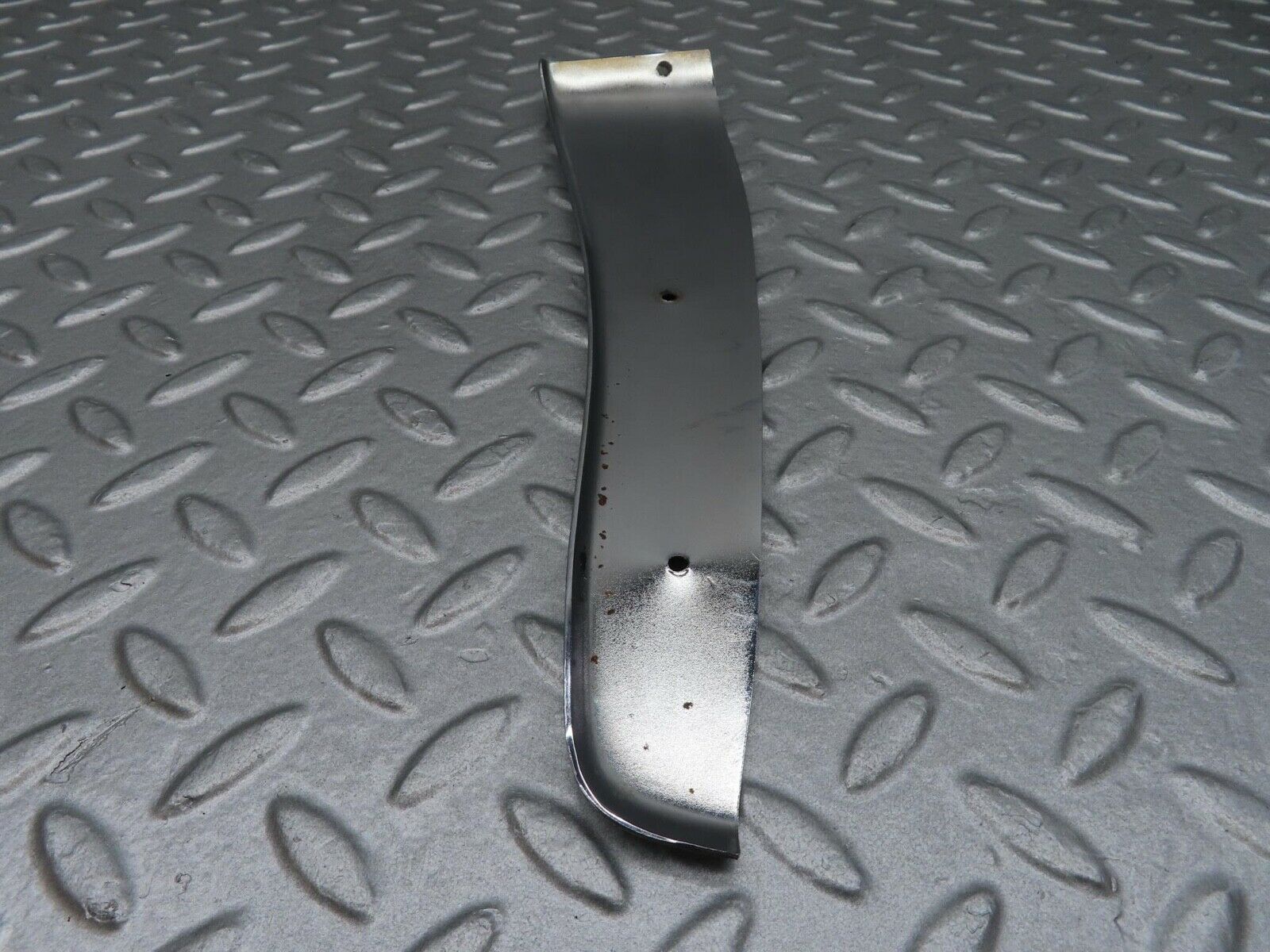 13982 Mercedes-Benz C107 280SLC Left Door Chrome Cover