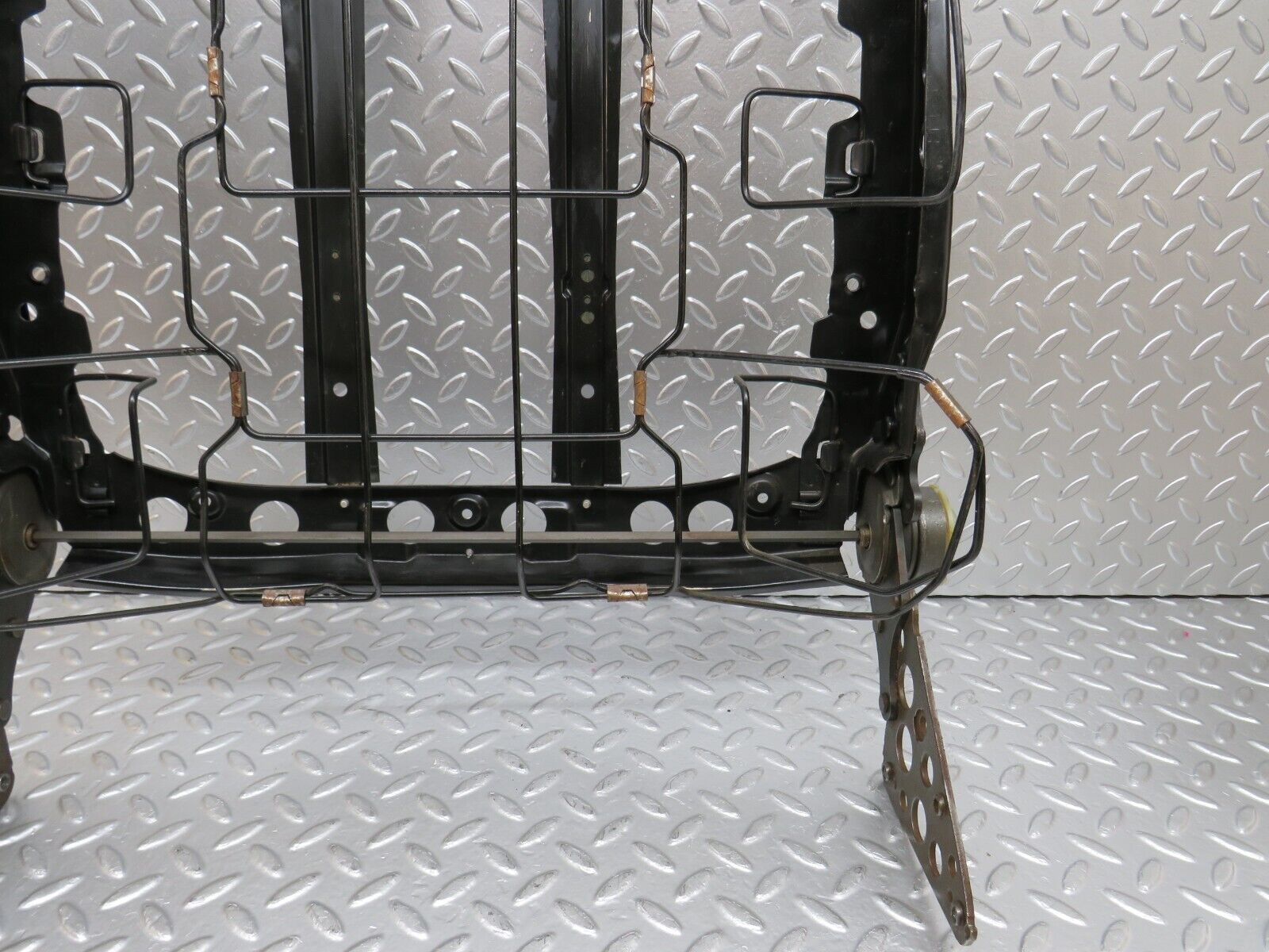 25478 Mercedes-Benz W123 200 Seat Backrest Left Side 1239101385