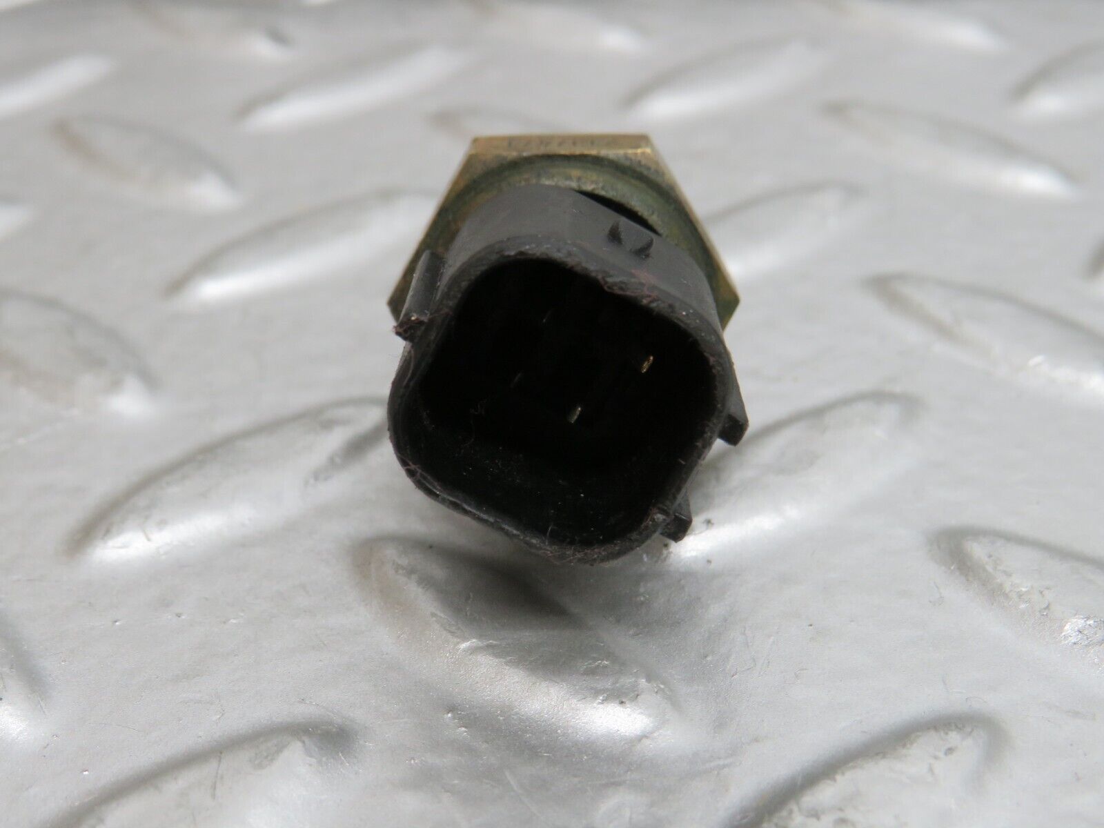 29175 Mercedes-Benz C124 320CE Coolant Temperature Sensor 0115425117