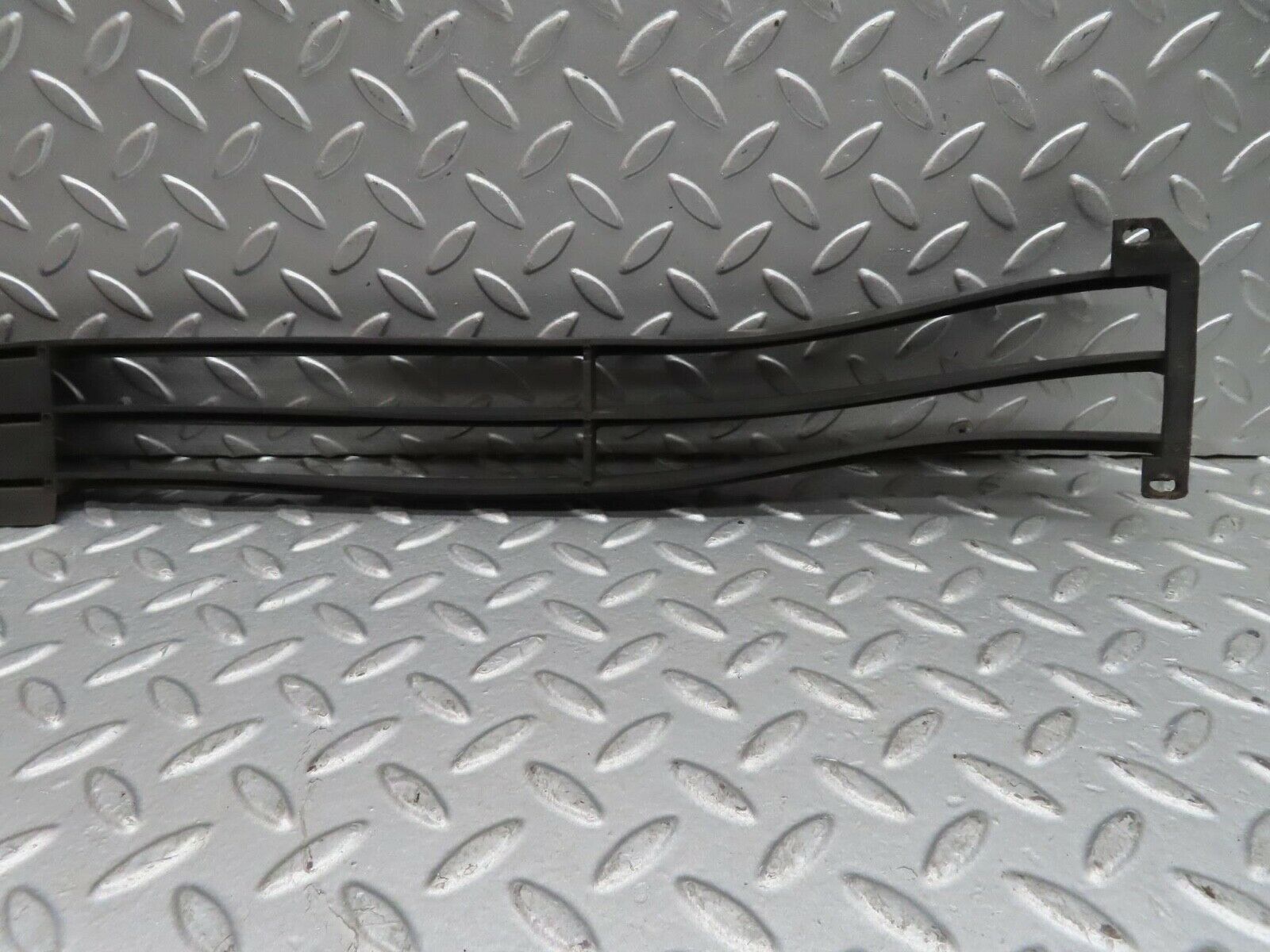 13904 Mercedes-Benz C107 280SLC Front Bumper Lower Grill