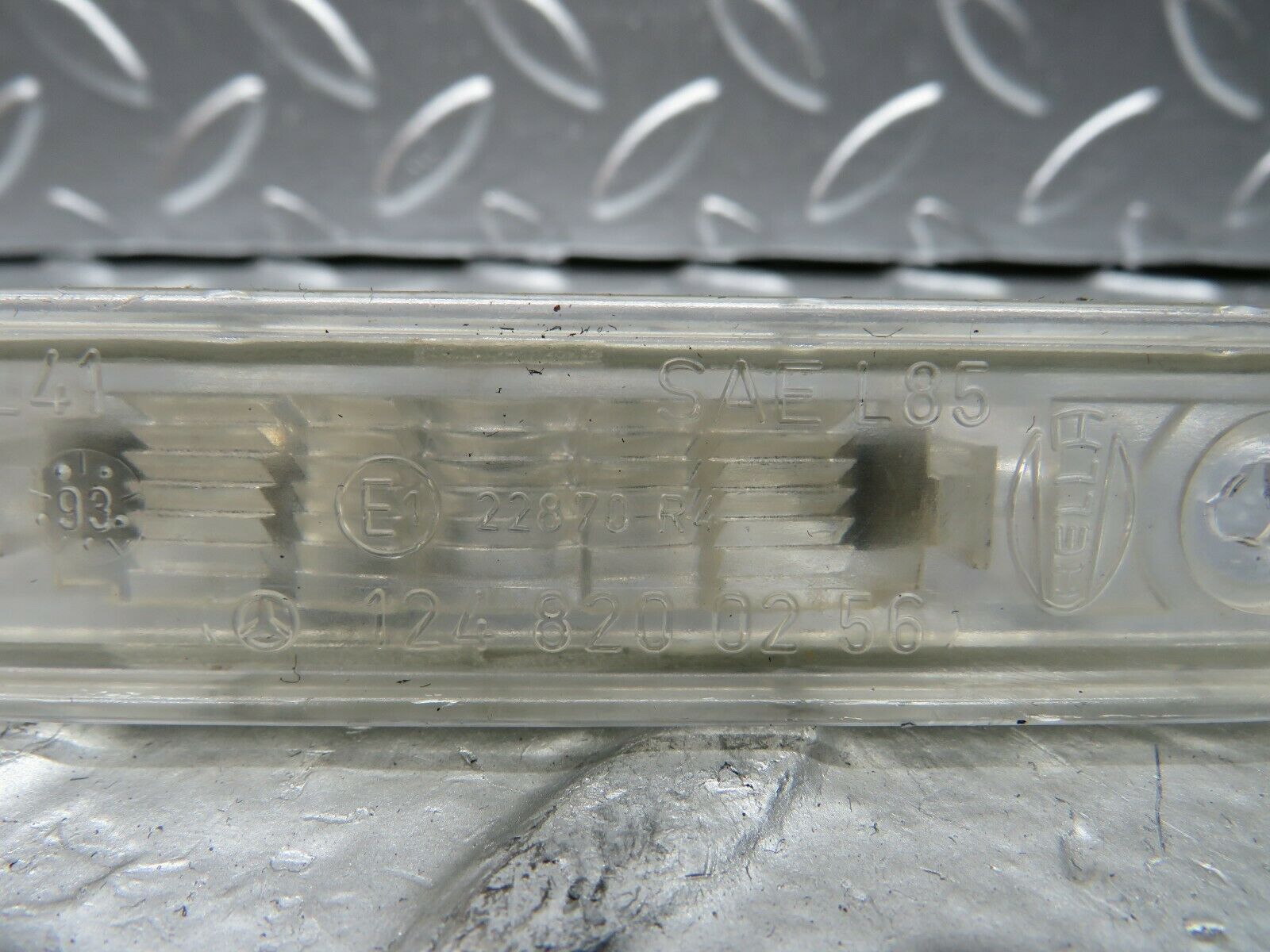 22584 Mercedes-Benz C124 E220 Coupe number Plate Light Pair 1248200256