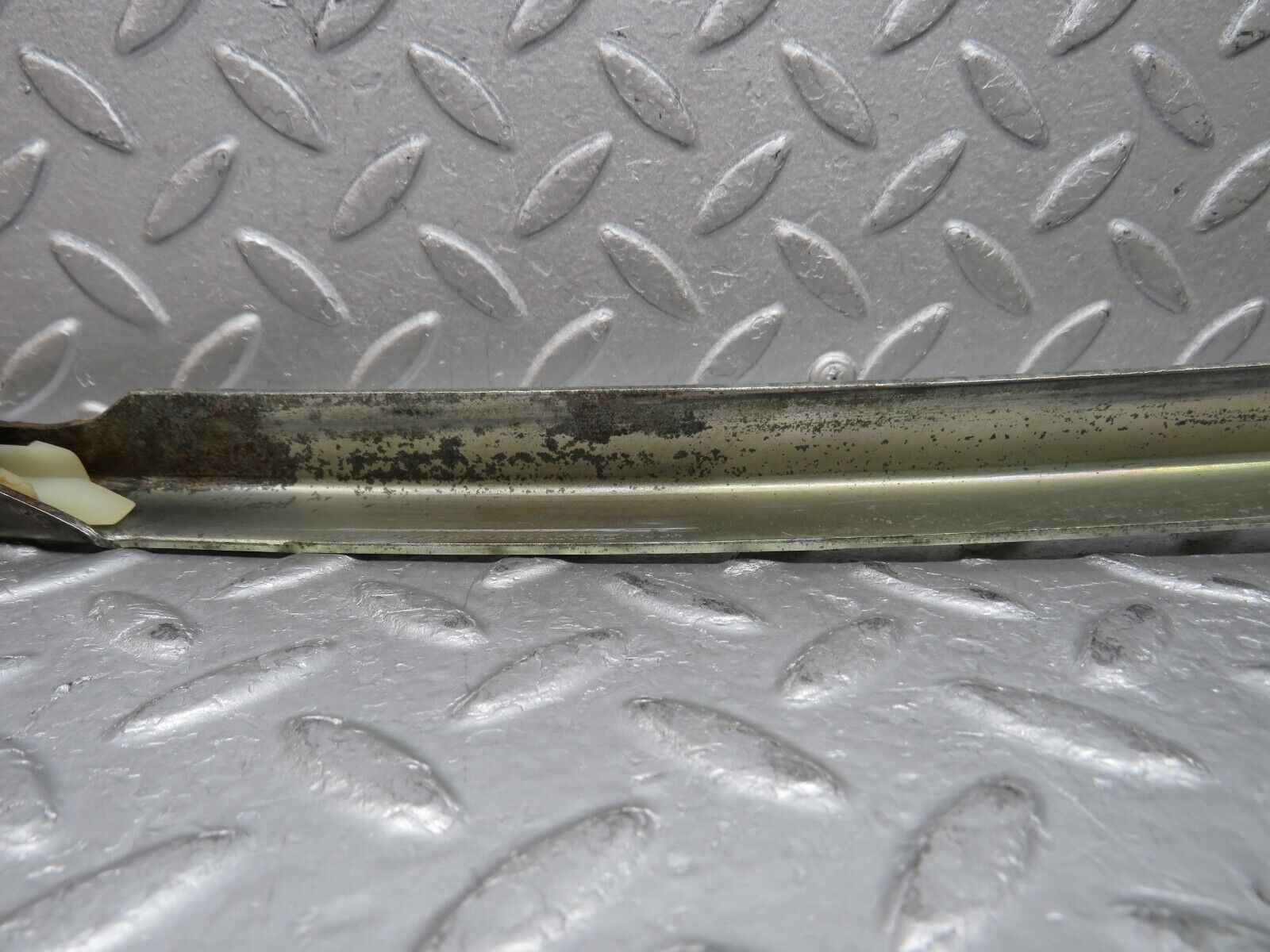 37802 Mercedes-Benz A124 320E Cabriolet Front Left Window Channel