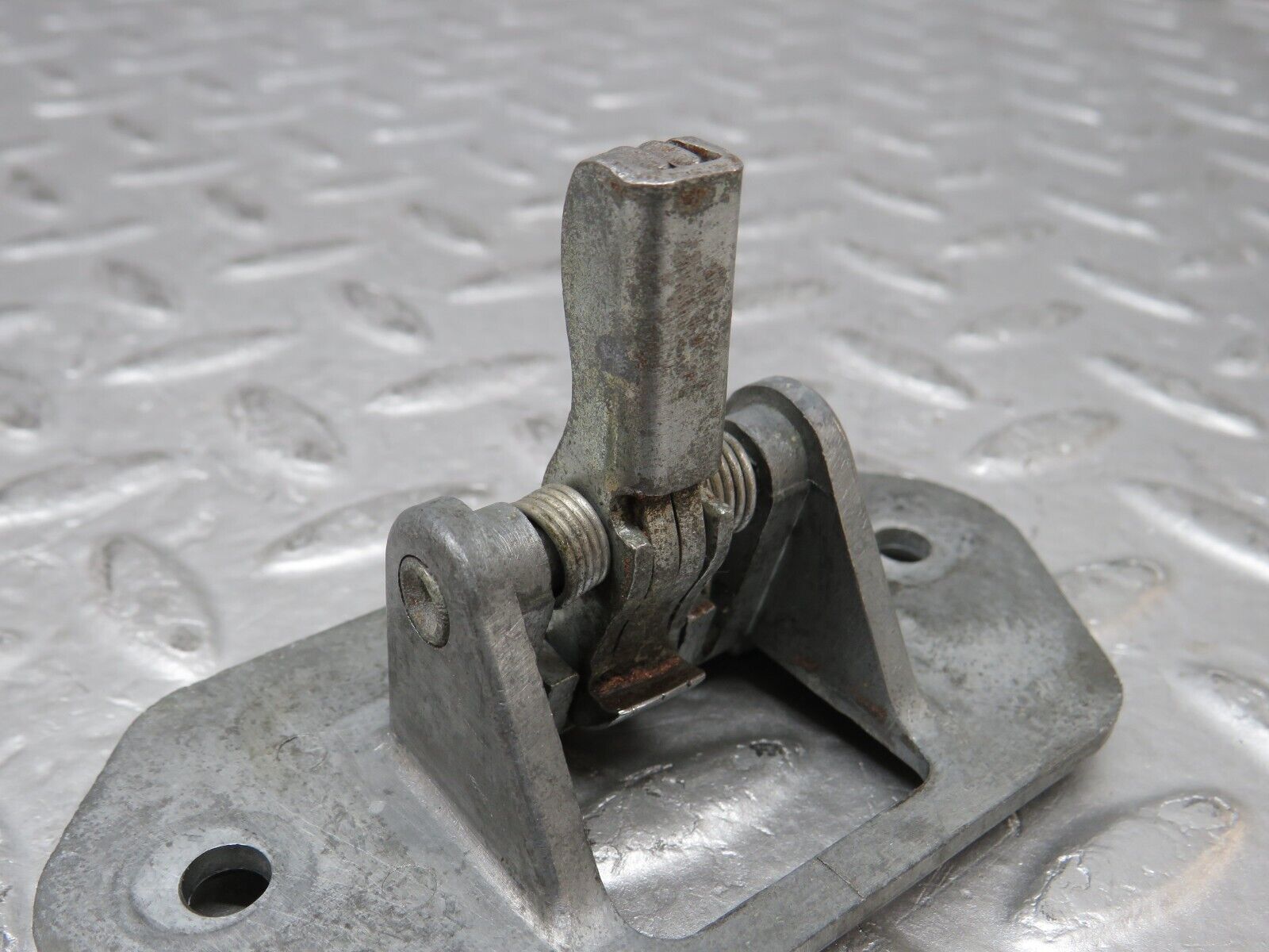 37320 Mercedes-Benz W109 300SEL Trunk Lock Latch