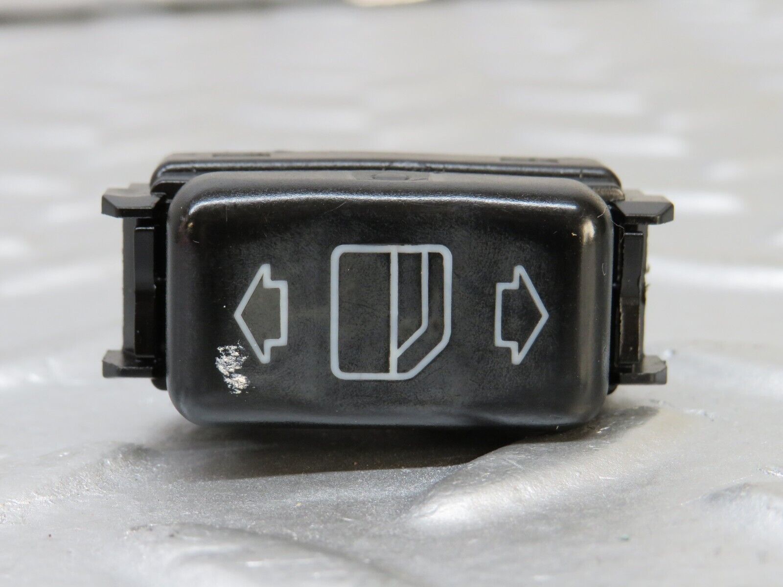36912 Mercedes-Benz C126 420SEC Coupe Electric Window Switch Right 1248204510