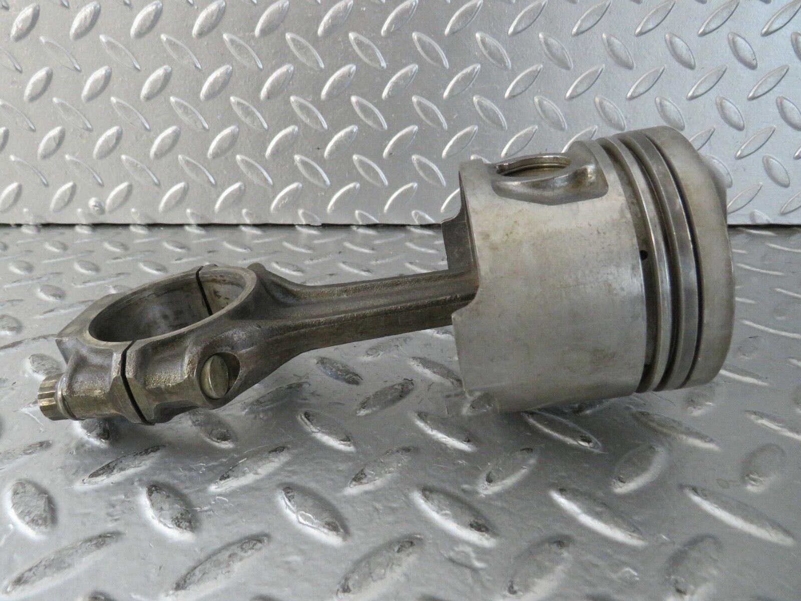 23582 Mercedes-Benz W114 280E Piston With Connecting Rod 86.00 mm