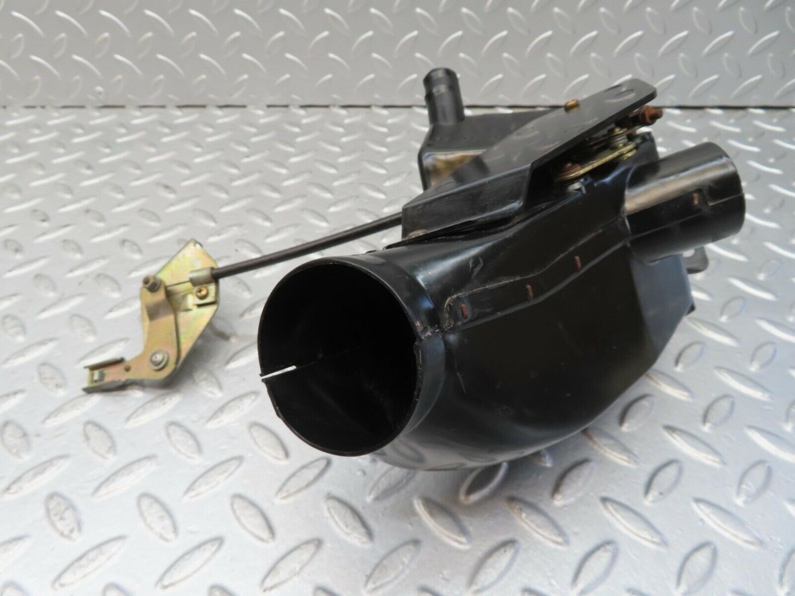 12393 Mercedes-Benz W108 280SE 3.5 Air Vent Control Right Side 1088301245