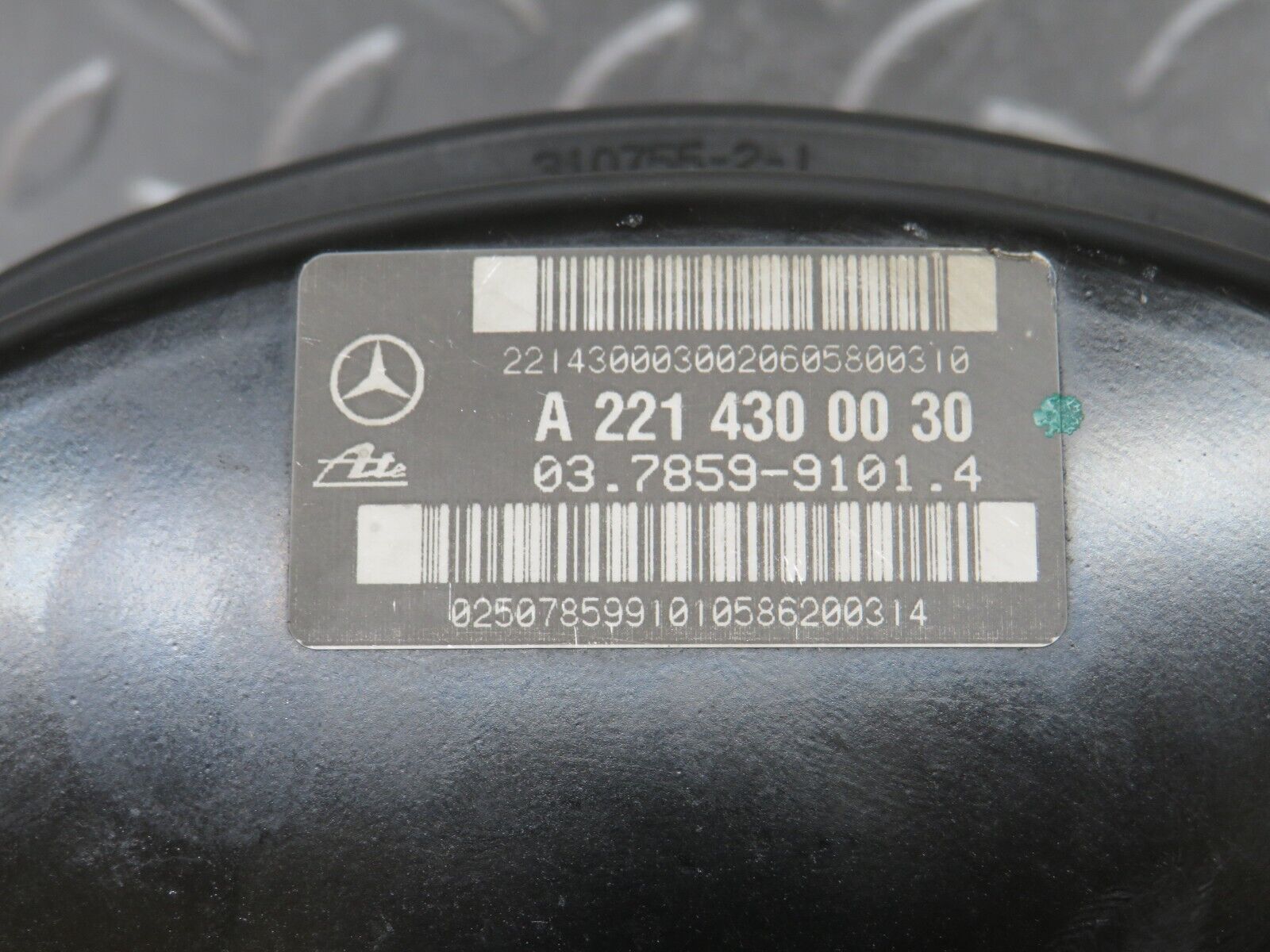 35238 Mercedes-Benz W221 Brake Booster ATE 2214300030