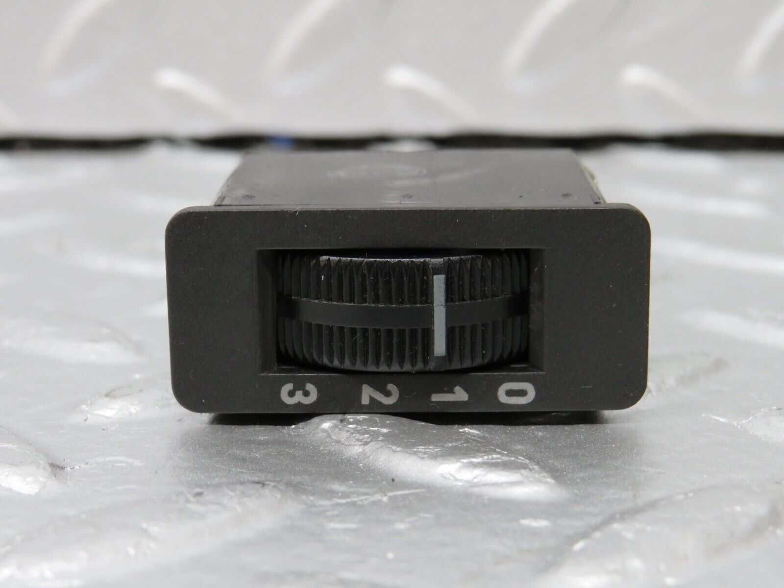 34074 Mercedes-Benz W124 260E Headlight Level Switch 1248000173