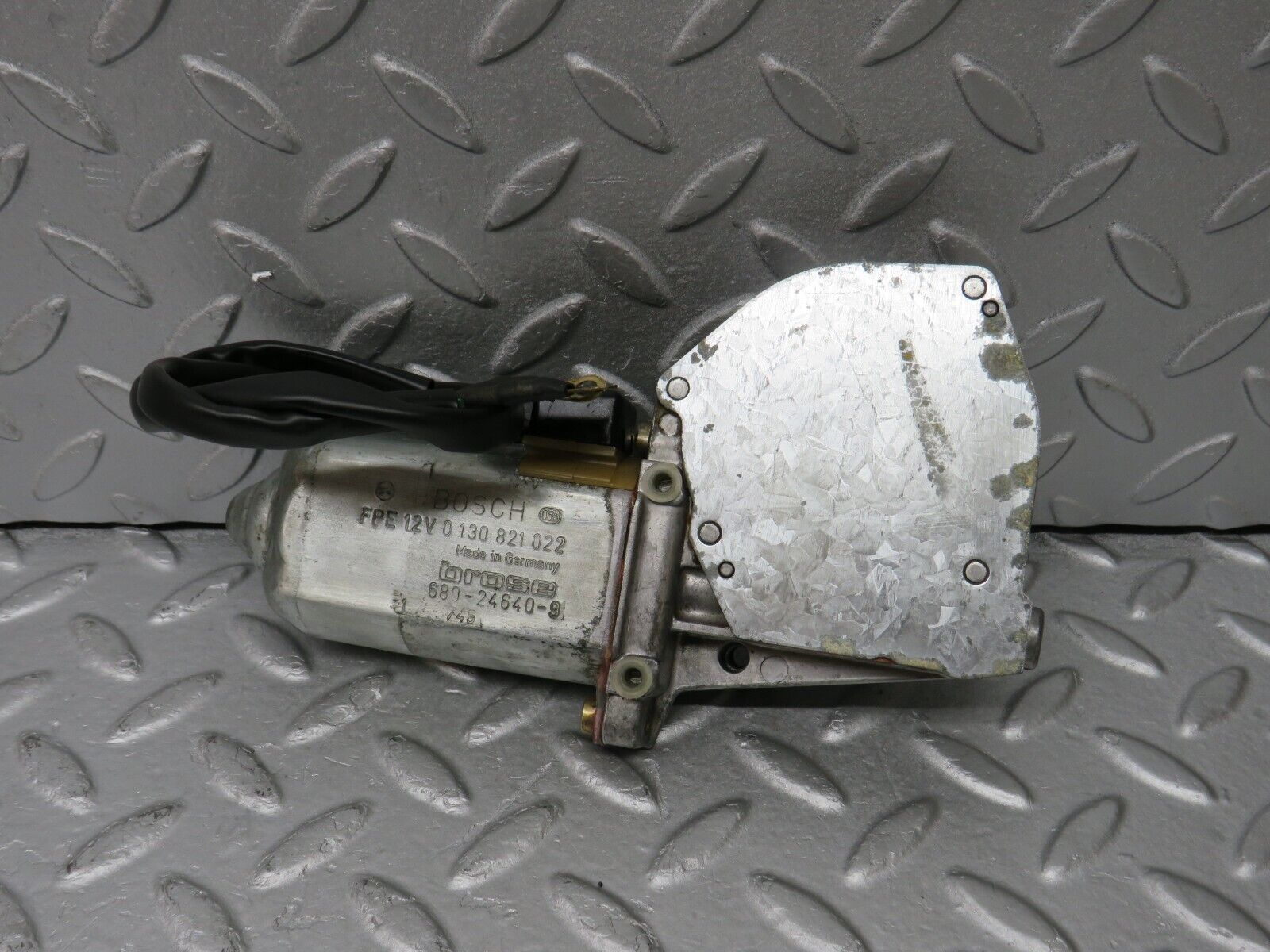 36870 Mercedes-Benz C126 420SEC Coupe Left Door Power Window Regulator Motor Bosch 0130821022