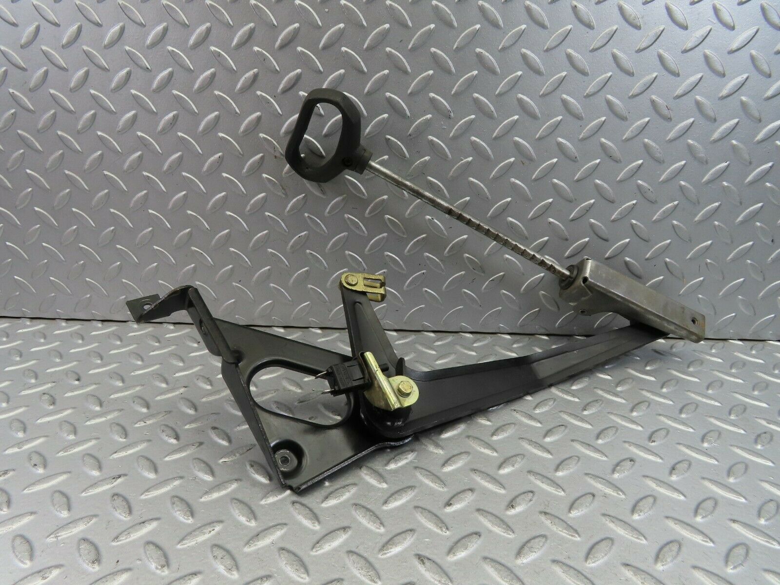 9630 Mercedes-Benz C123 280CE Coupe Handbrake