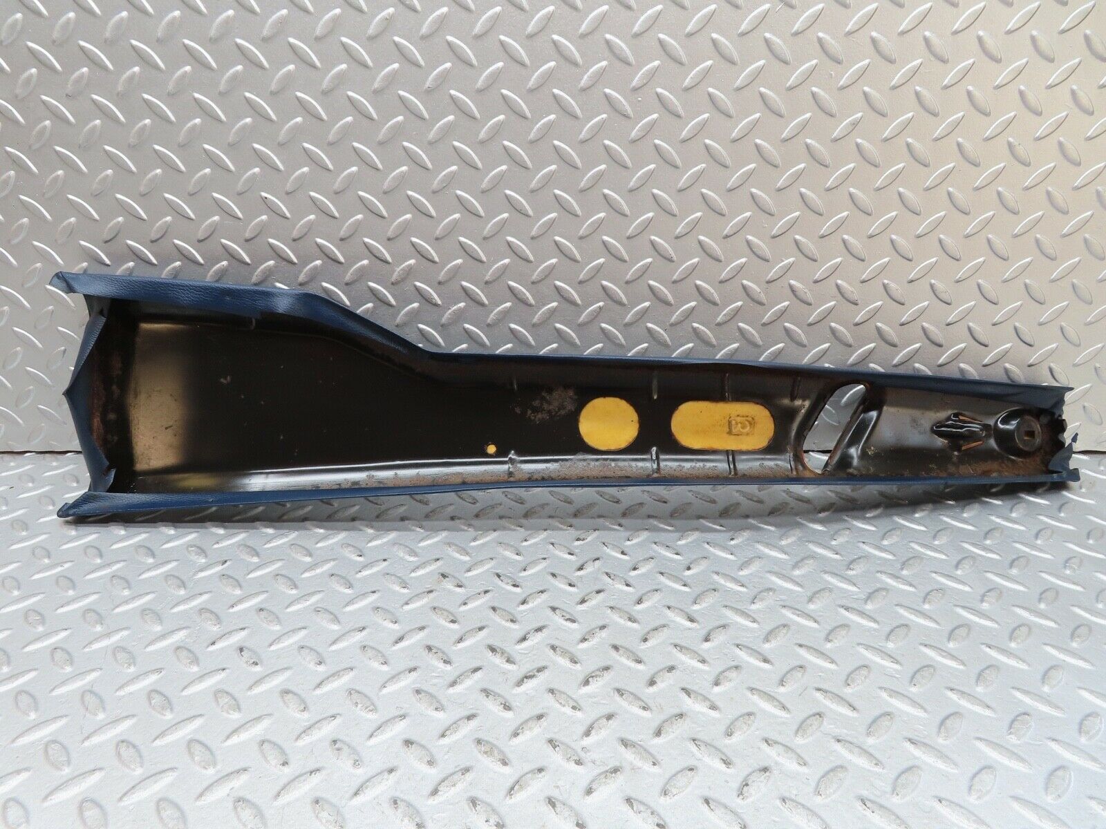 17512 Mercedes-Benz W116 450SEL B Pillar Cover Left Side Blue