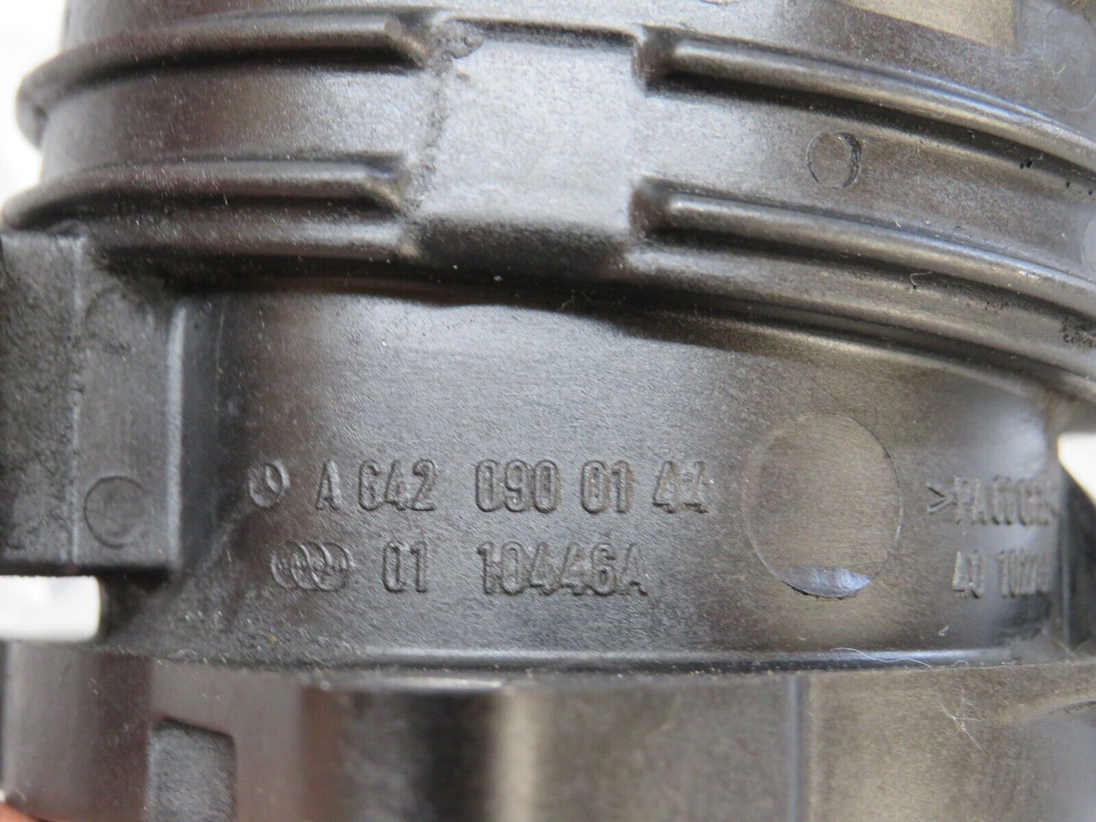 35143 Mercedes-Benz W221 Air Intake Sensor Housing 6420900144