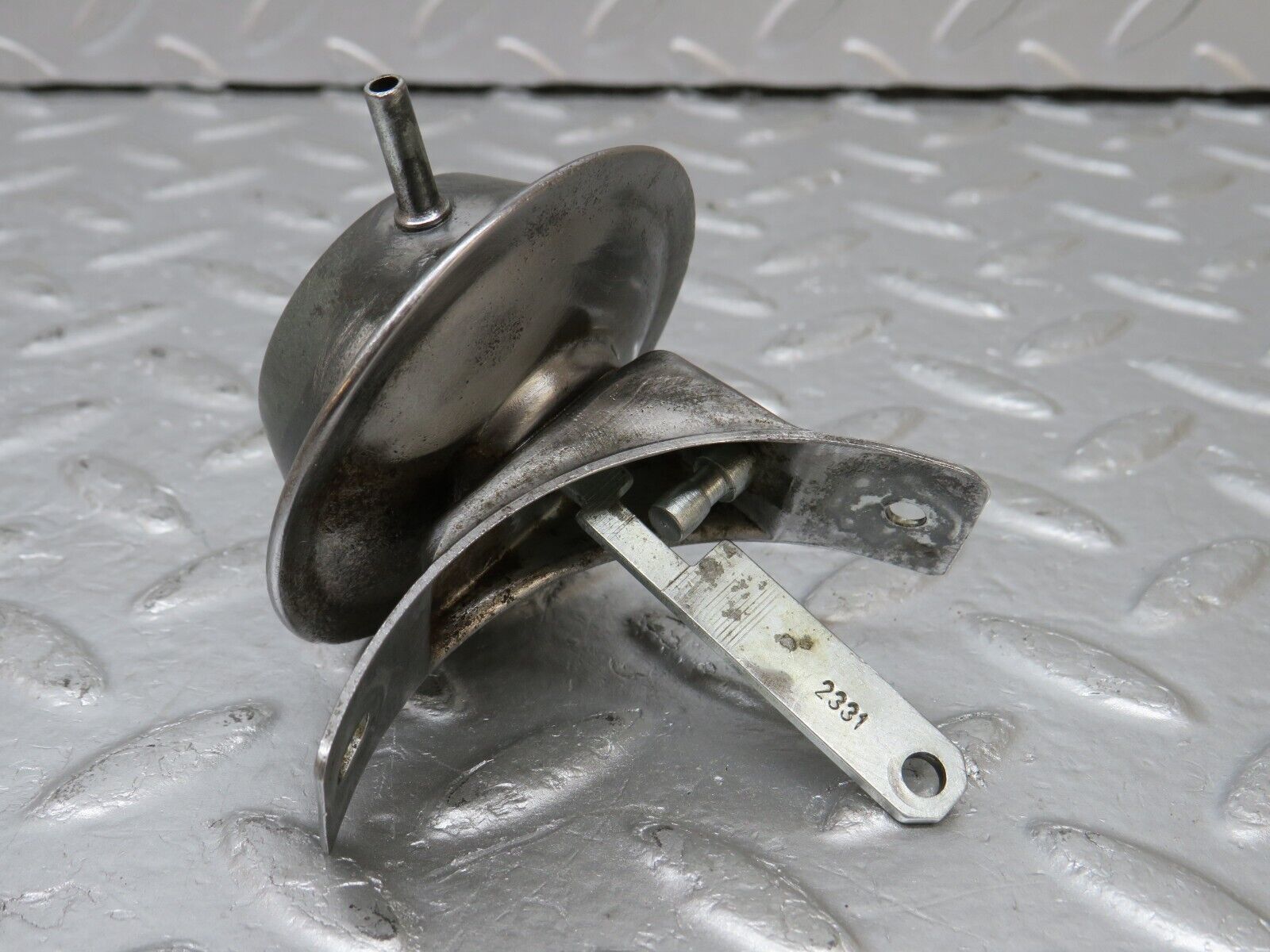 34498 Mercedes-Benz C126 380SEC Ignition Distributor Vacuum Control Valve