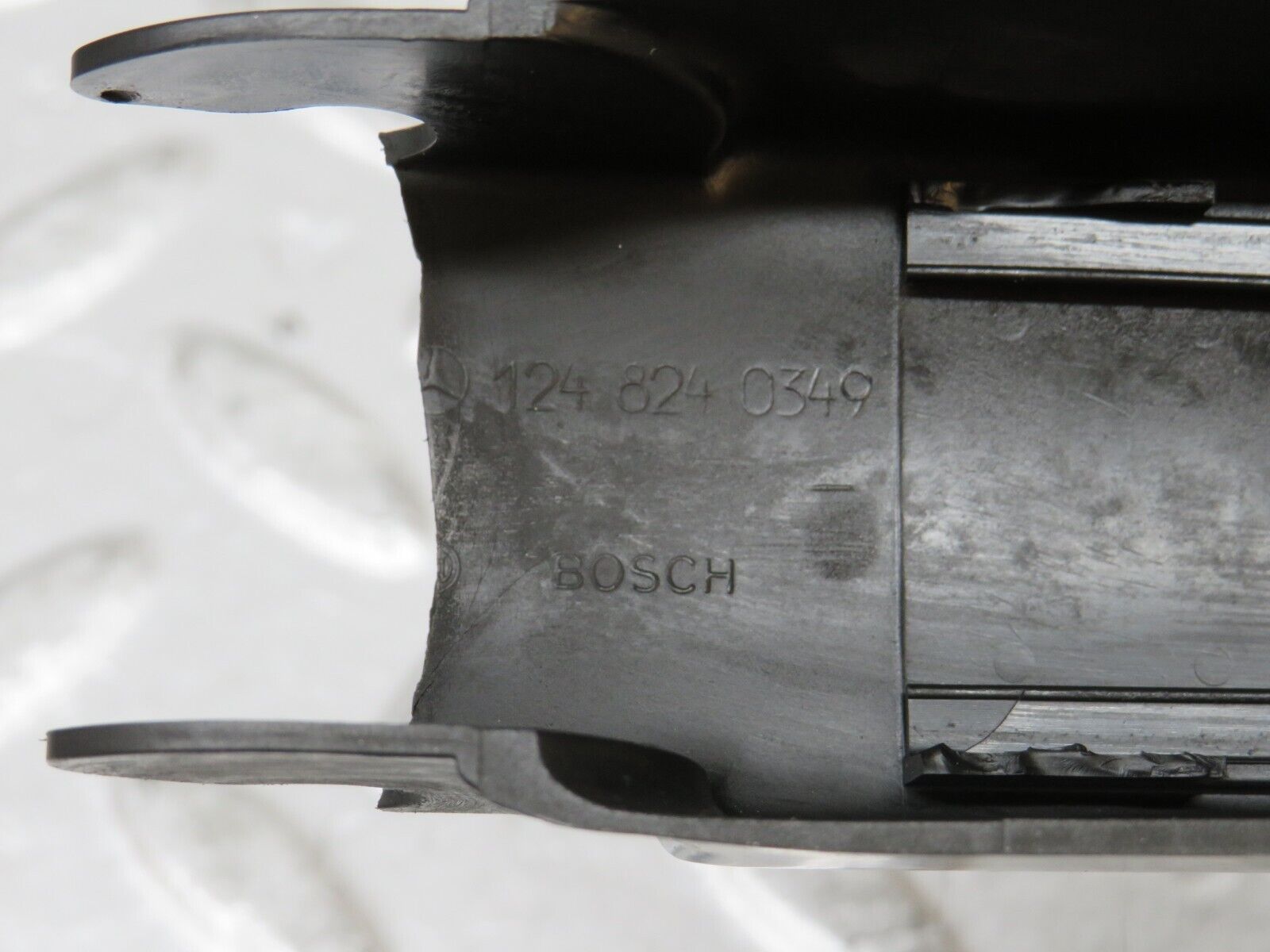 31253 Mercedes-Benz S124 220TE Windscreen Wiper Arm Cover Bosch 1248240349