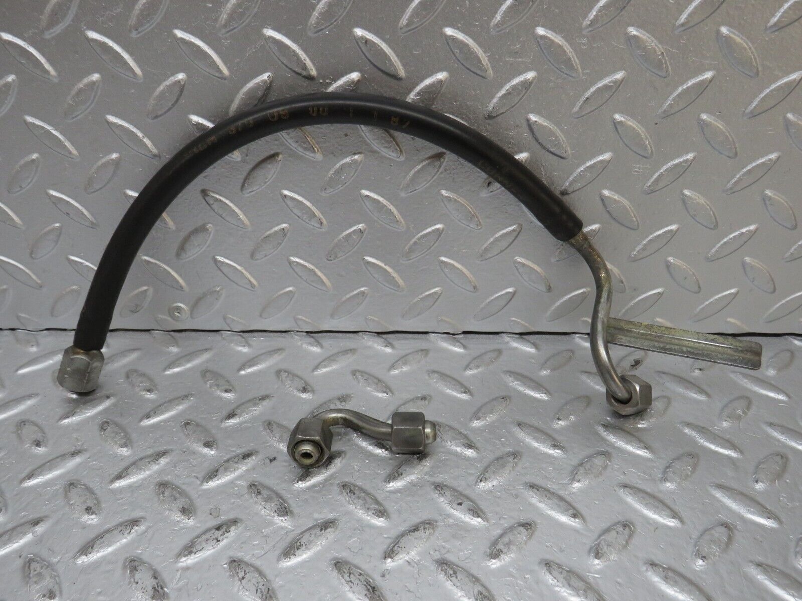 32720 Mercedes-Benz S124 300TE Wagon Fuel Hose Pipe