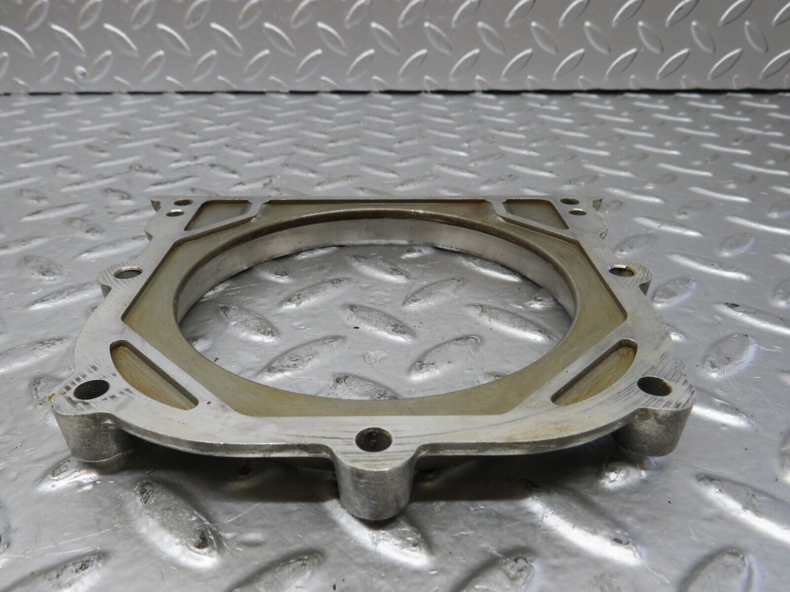 26276 Mercedes-Benz W116 450SE Crankshaft Rear Sealing Cover 1020110108