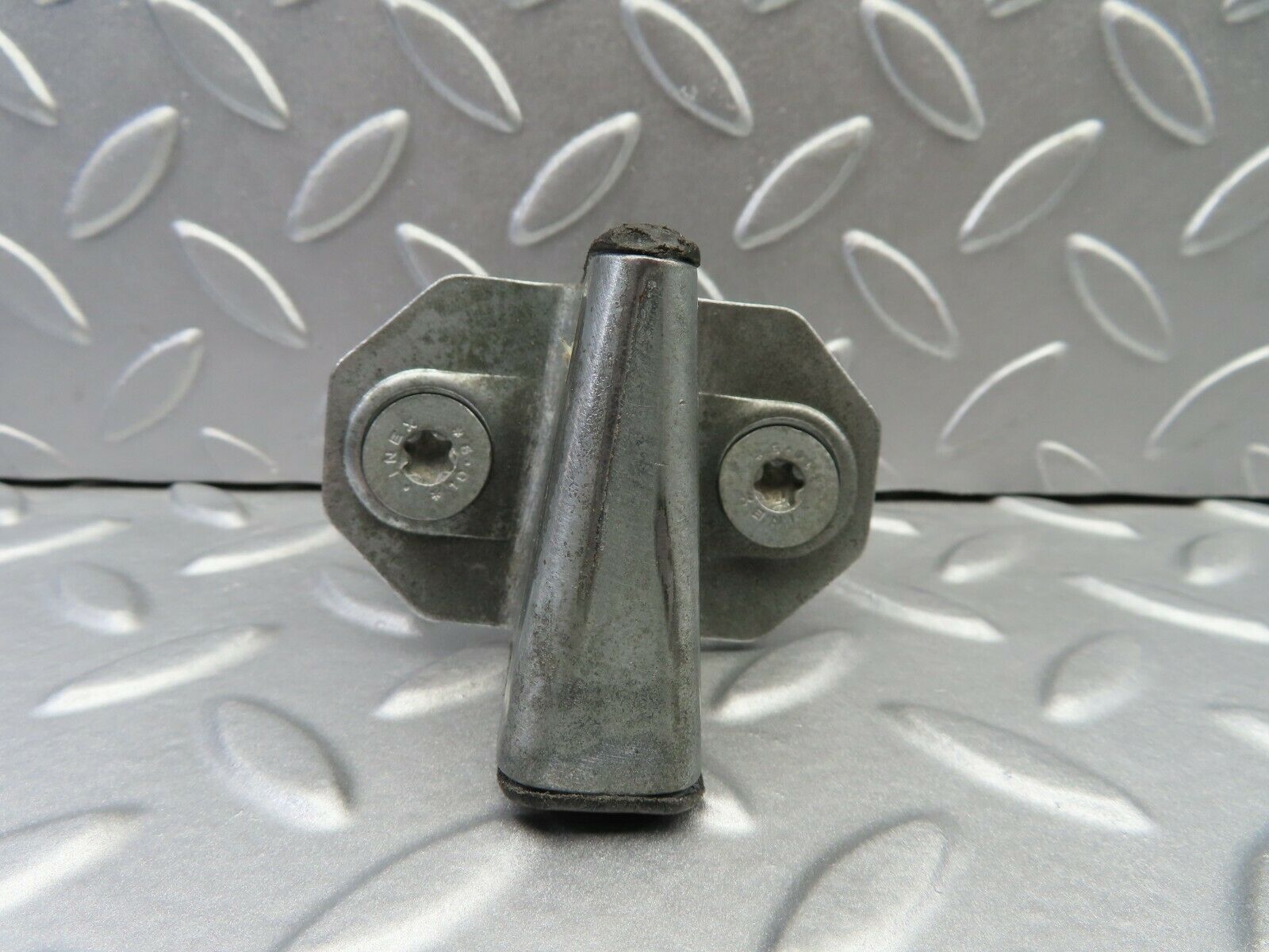 6760 Mercedes-Benz S124 E220 Wagon Door Lock Latch