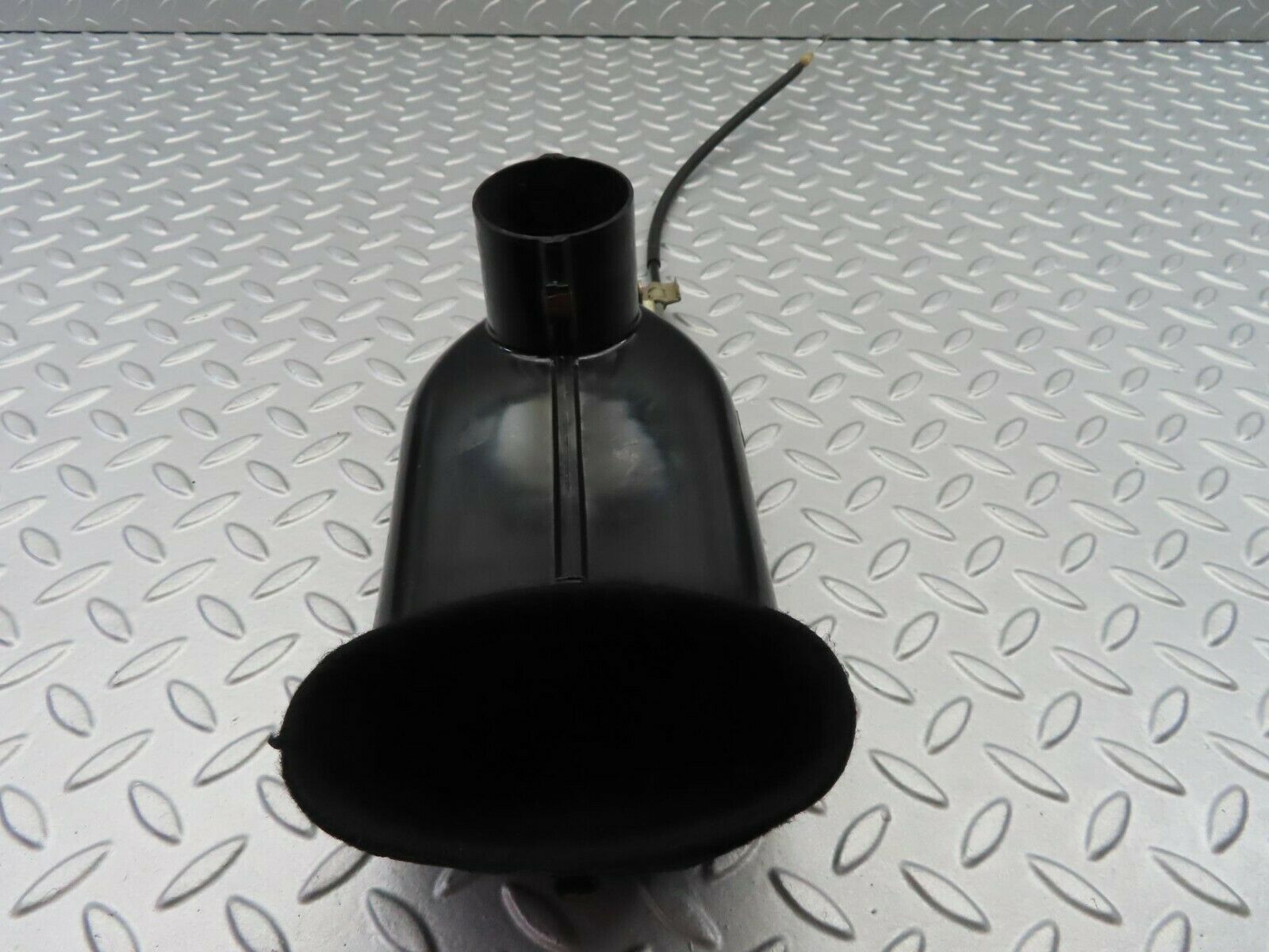 6947 Mercedes-Benz C107 350SLC Coupe Heater Air Duct Left