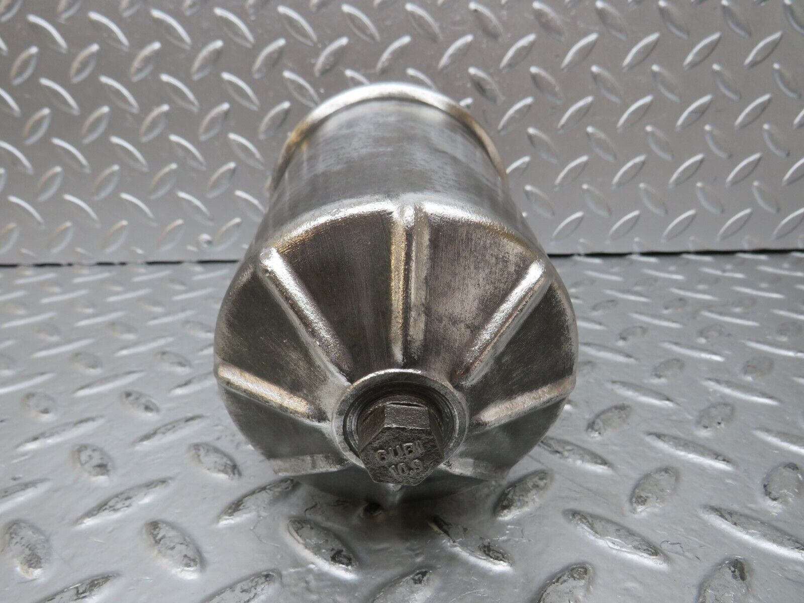 26313 Mercedes-Benz W116 350SE Oil Filter Housing 1161840509