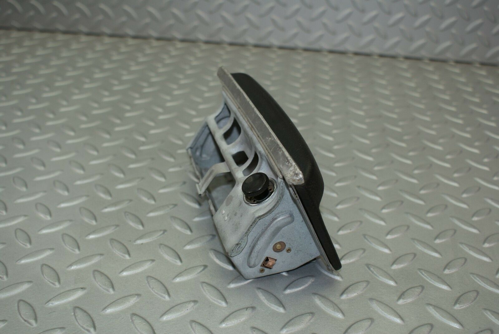 3200 Mercedes-Benz W115 220D Centre Console Ashtray