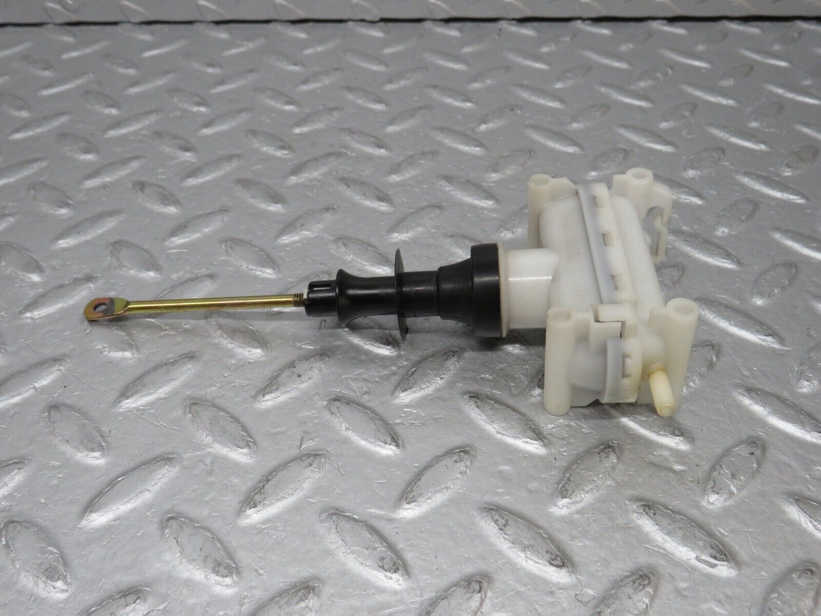36632 Mercedes-Benz W201 190E 2.0L Rear Right Door Lock Vacuum Actuator