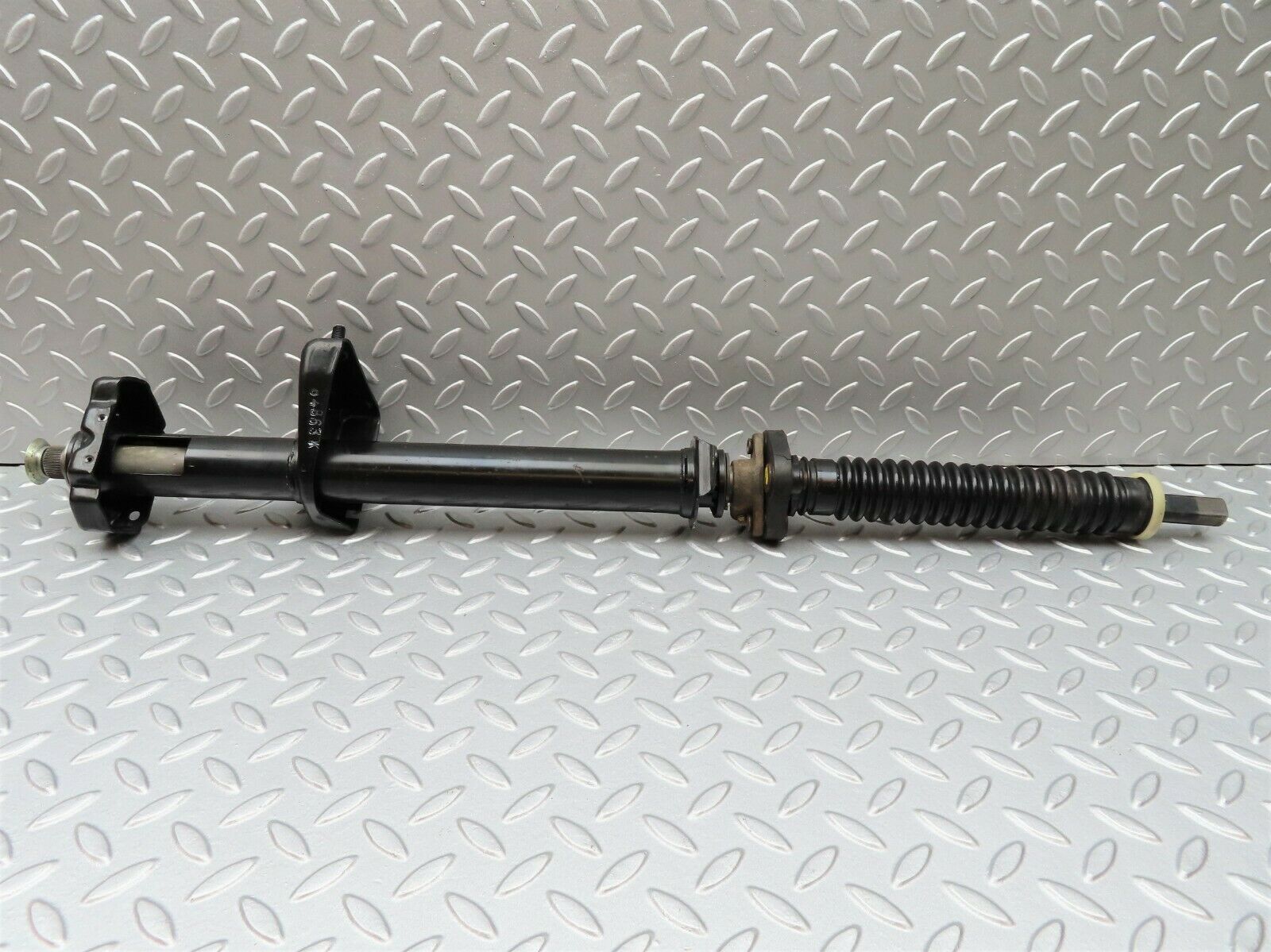 3725 Mercedes-Benz S123 200T Wagon Steering Column