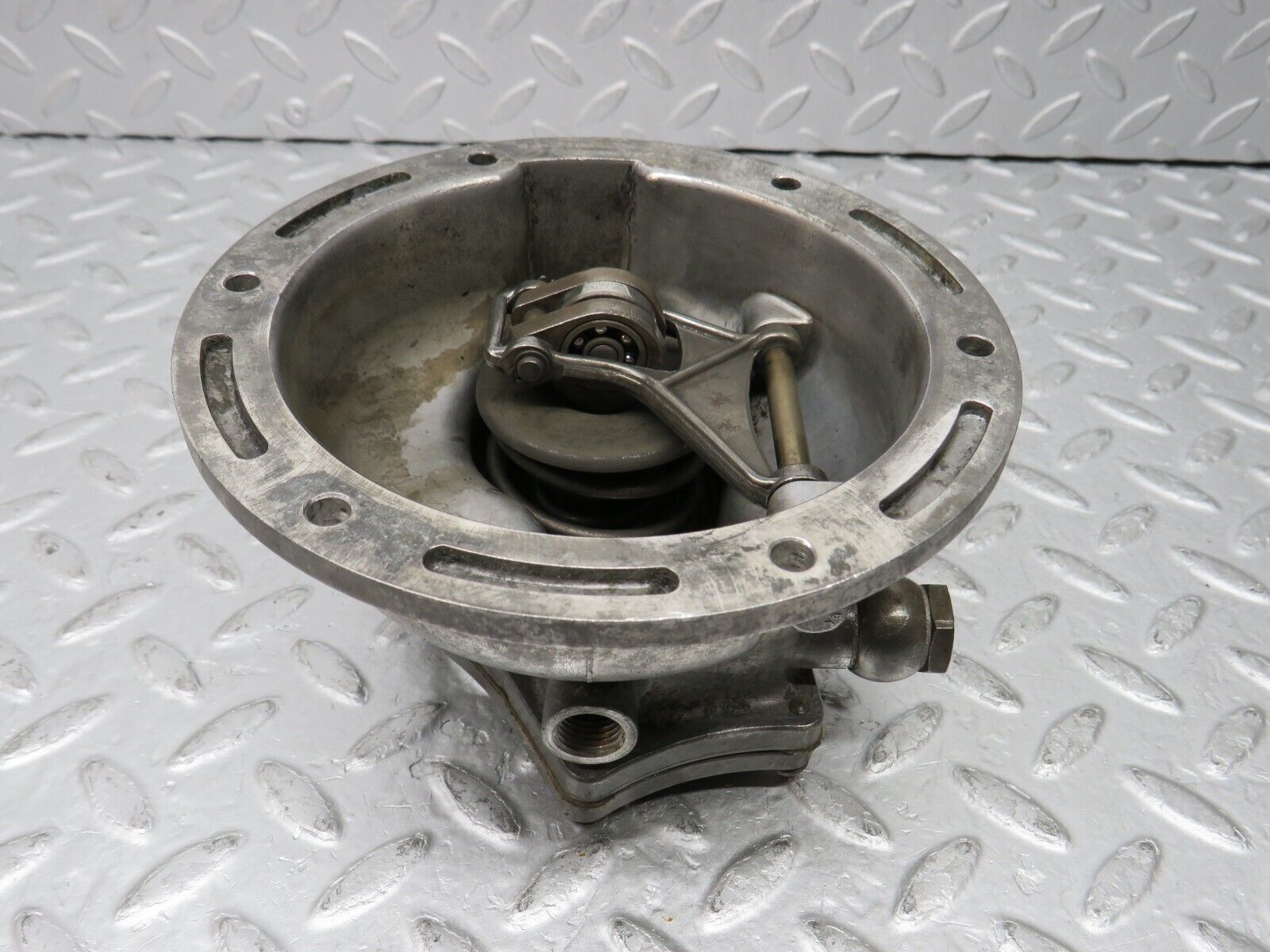 35909 Mercedes-Benz 240D OM616.912 Vacuum Pump Pierburg DB/U7 5015