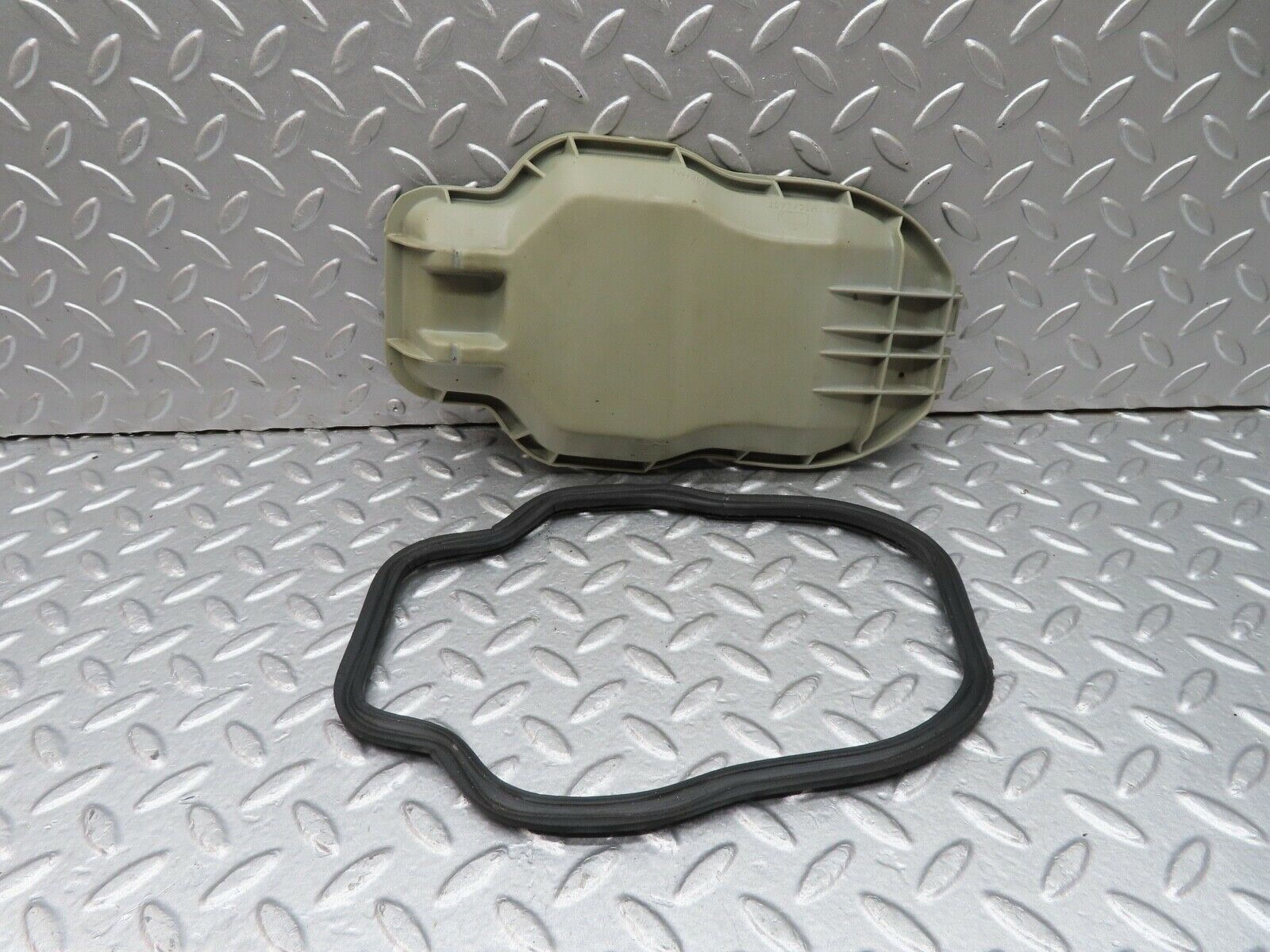 18108 Mercedes-Benz W123 200 Headlight Cover