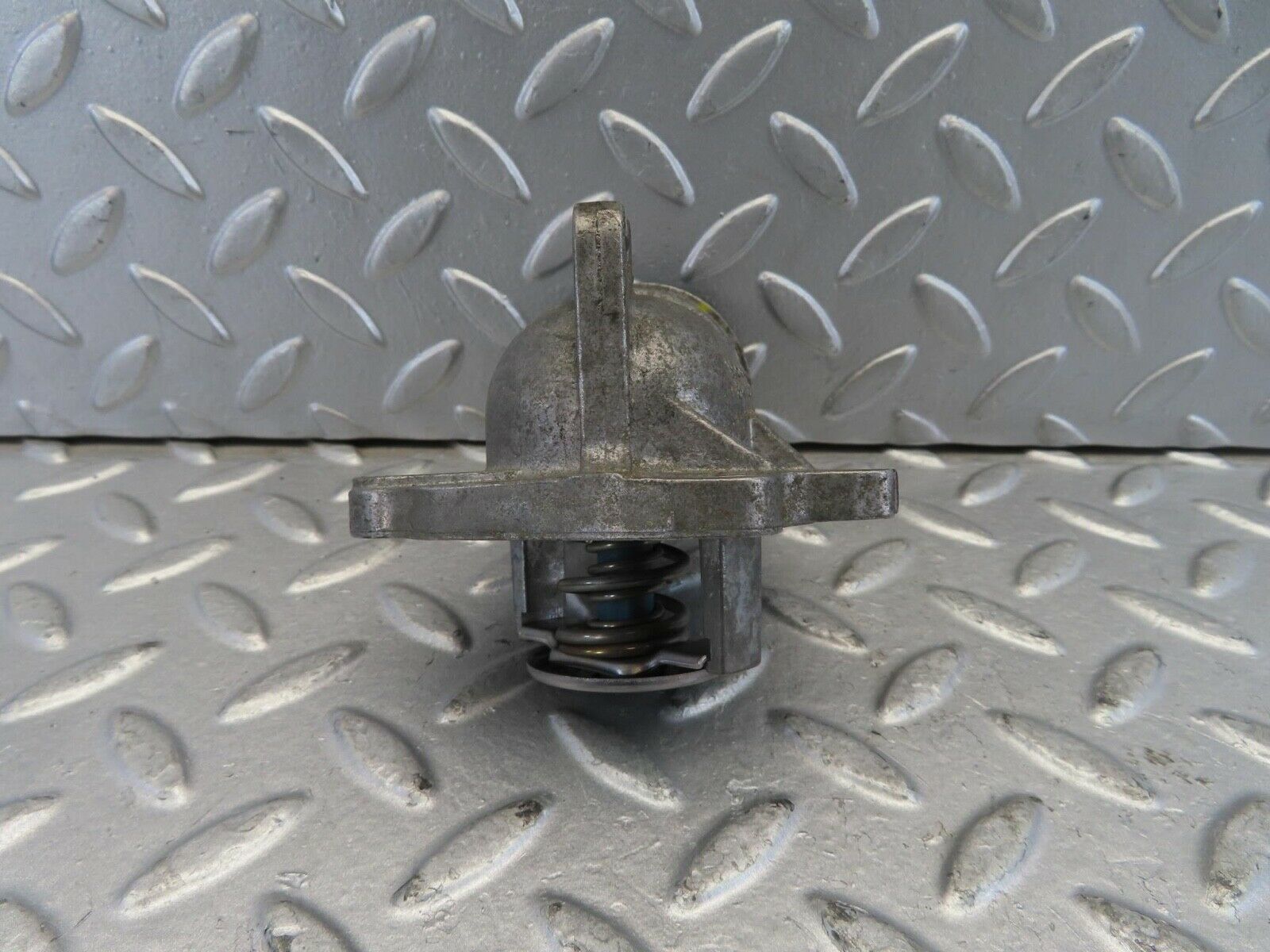 11248 Mercedes-Benz W221 S320 Thermostat Housing 6422000215