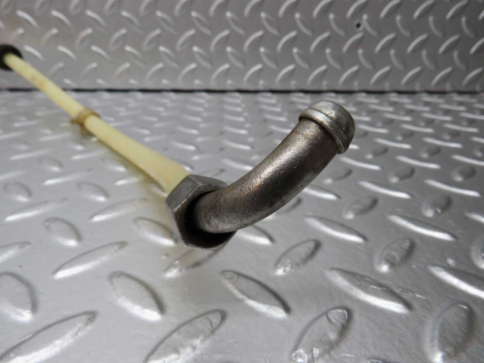 31087 Mercedes-Benz W123 200D Brake Servo Vacuum Pipe